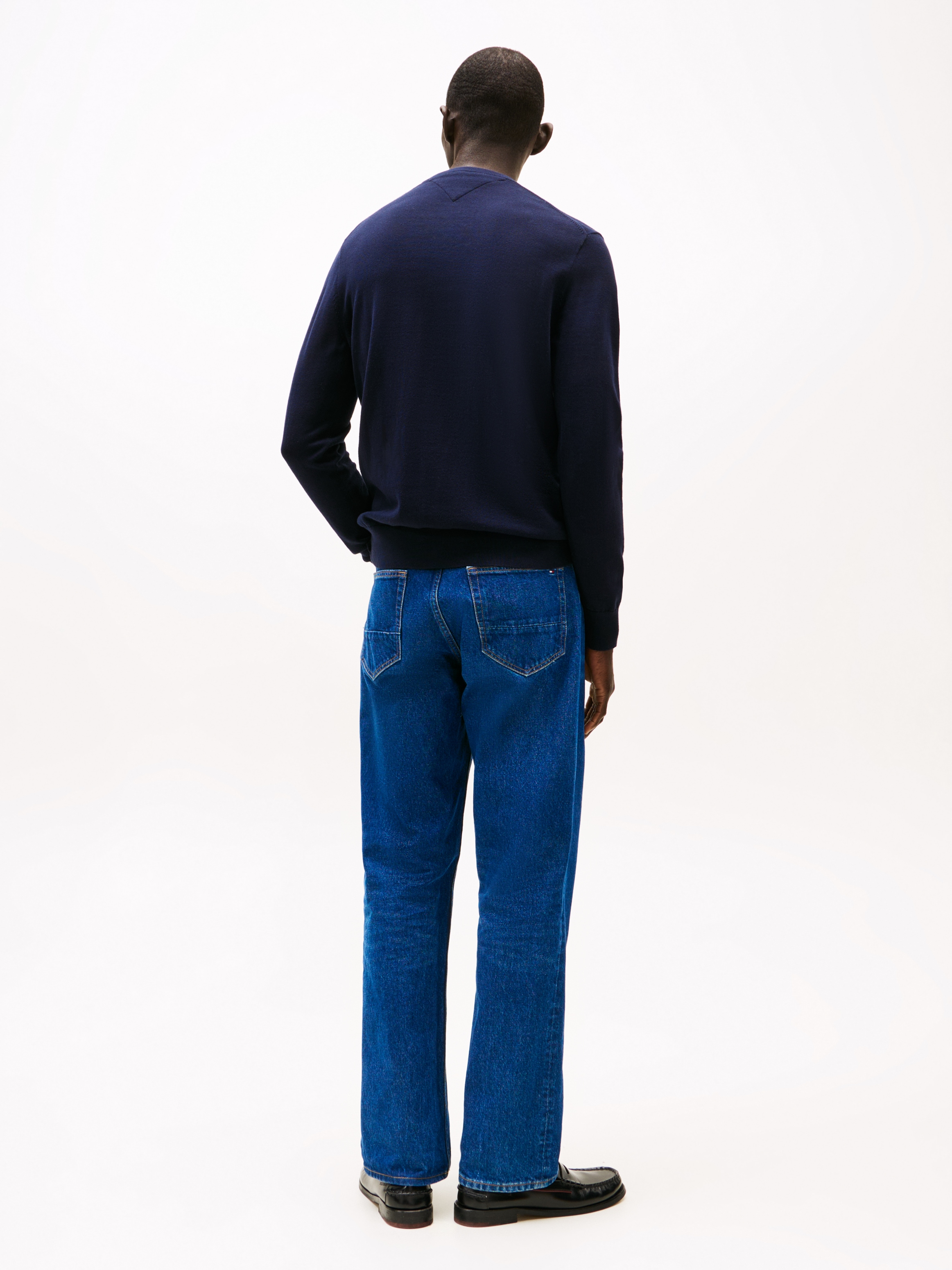 Tommy Hilfiger Strickpullover »ESSENTIAL COTTON V NECK mit V-Ausschnitt und Stickerei« unifarben, casual, regular fit, Baumwolle, V-Ausschnitt