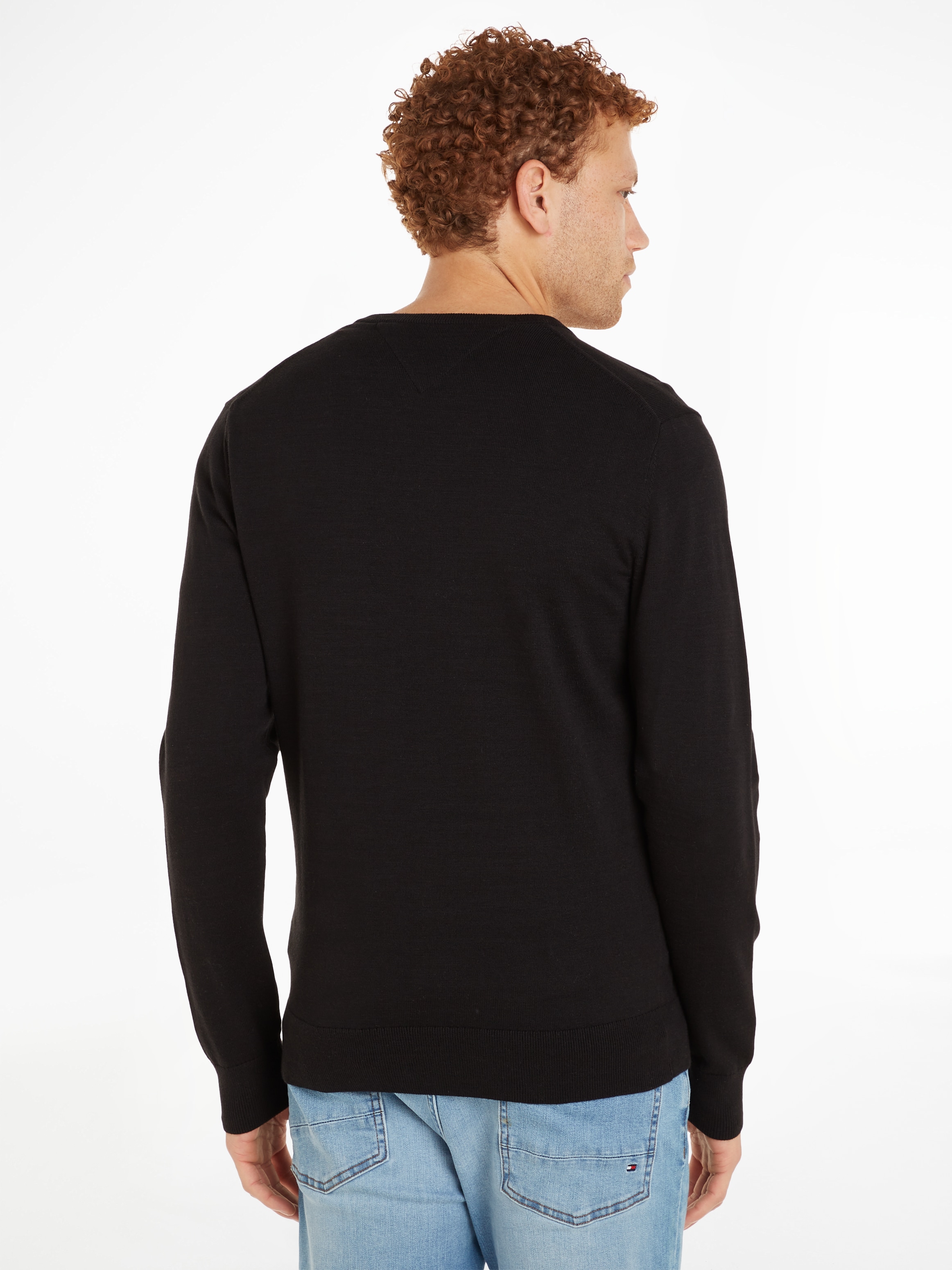 Tommy Hilfiger Strickpullover »ESSENTIAL COTTON V NECK mit V-Ausschnitt und Stickerei«, unifarben, casual, regular fit, Baumwolle, V-Ausschnitt