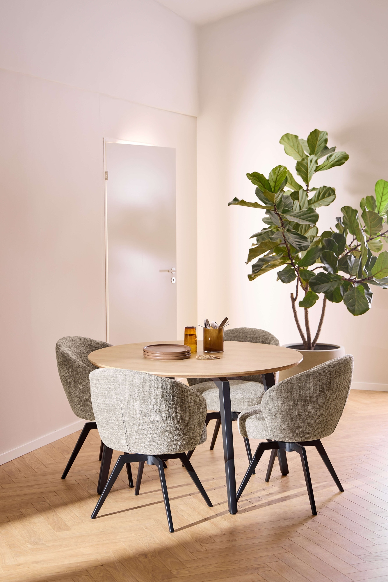 ACTONA GROUP Esszimmerstuhl »Polsterstuhl« () 1 Stk.Stuhl, Stoff, Armlehnen, mit Dreh- & Rückführfunktion, FSC™