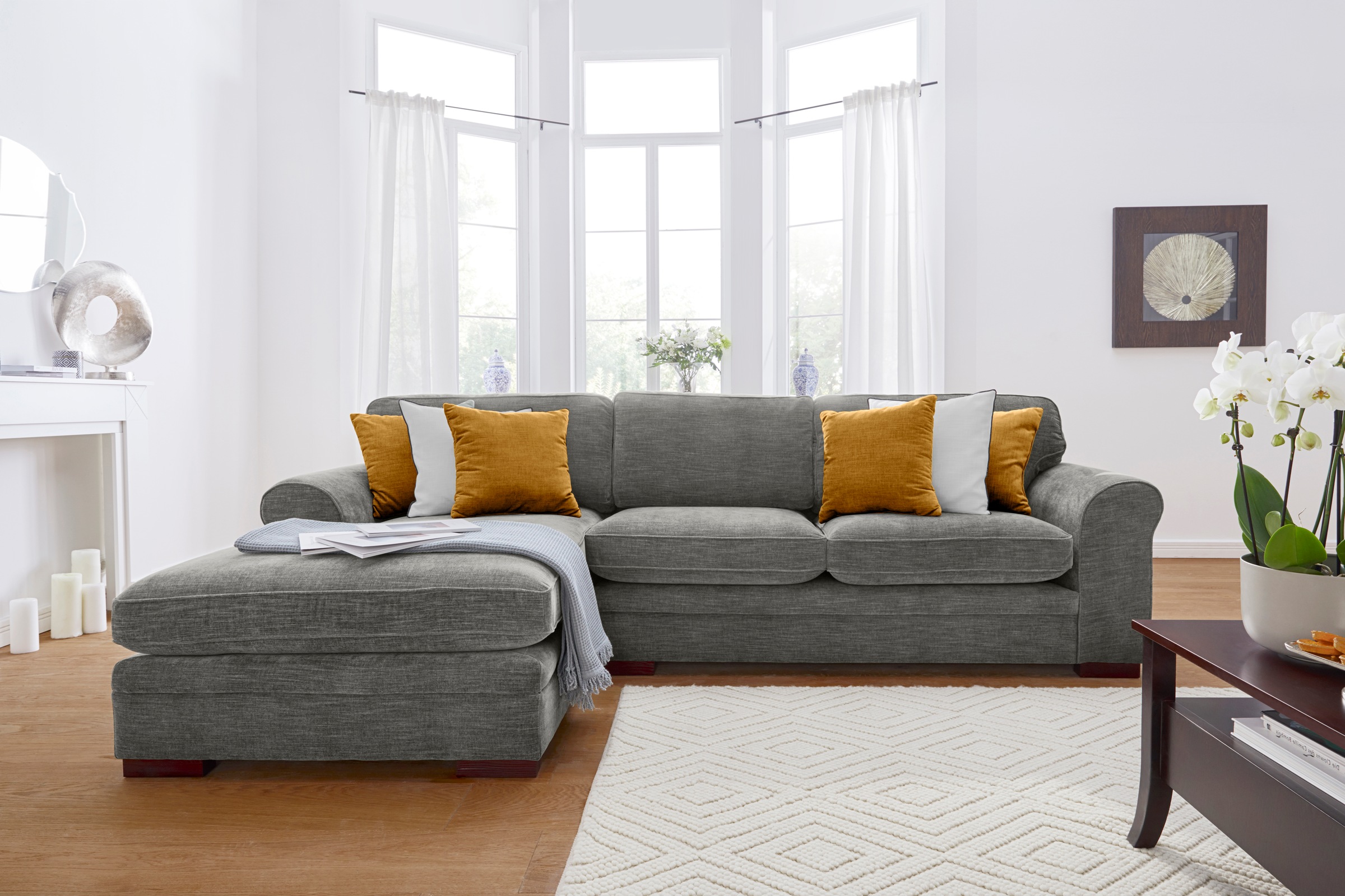 Home affaire Ecksofa »Broughton L-Form«, weicher Sitzkomfort, incl. 4 Zierk günstig online kaufen