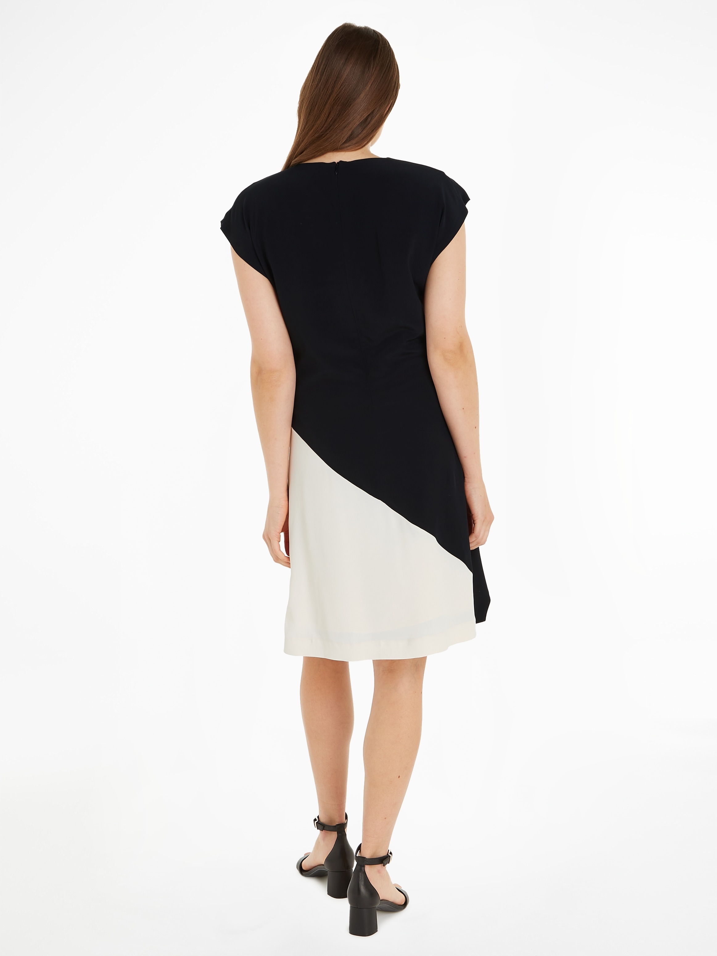 Offizieller Shop Tommy Hilfiger Blusenkleid »VISCOSE BLOCKED KNEE bei DRESS«, online mit Logopatch