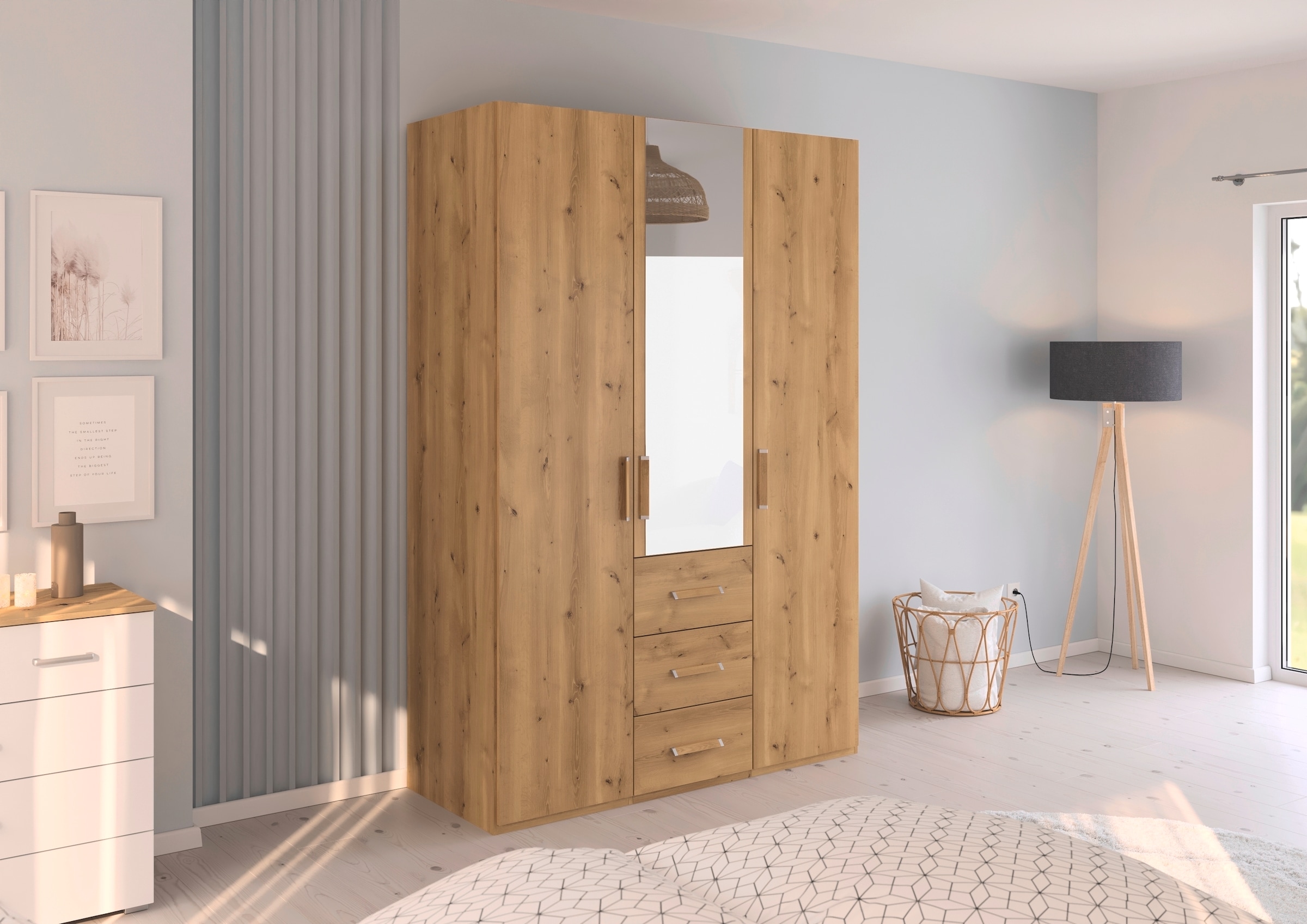 rauch Drehtürenschrank »Kleiderschrank Schrank Garderobe Schlafzimmerschrank EVELYN«, (in 2 Höhen 197 oder 210 cm erhältlich), in elegantem Stil mit Schubladen 3 Breiten und 2 Höhen MADE IN GERMANY