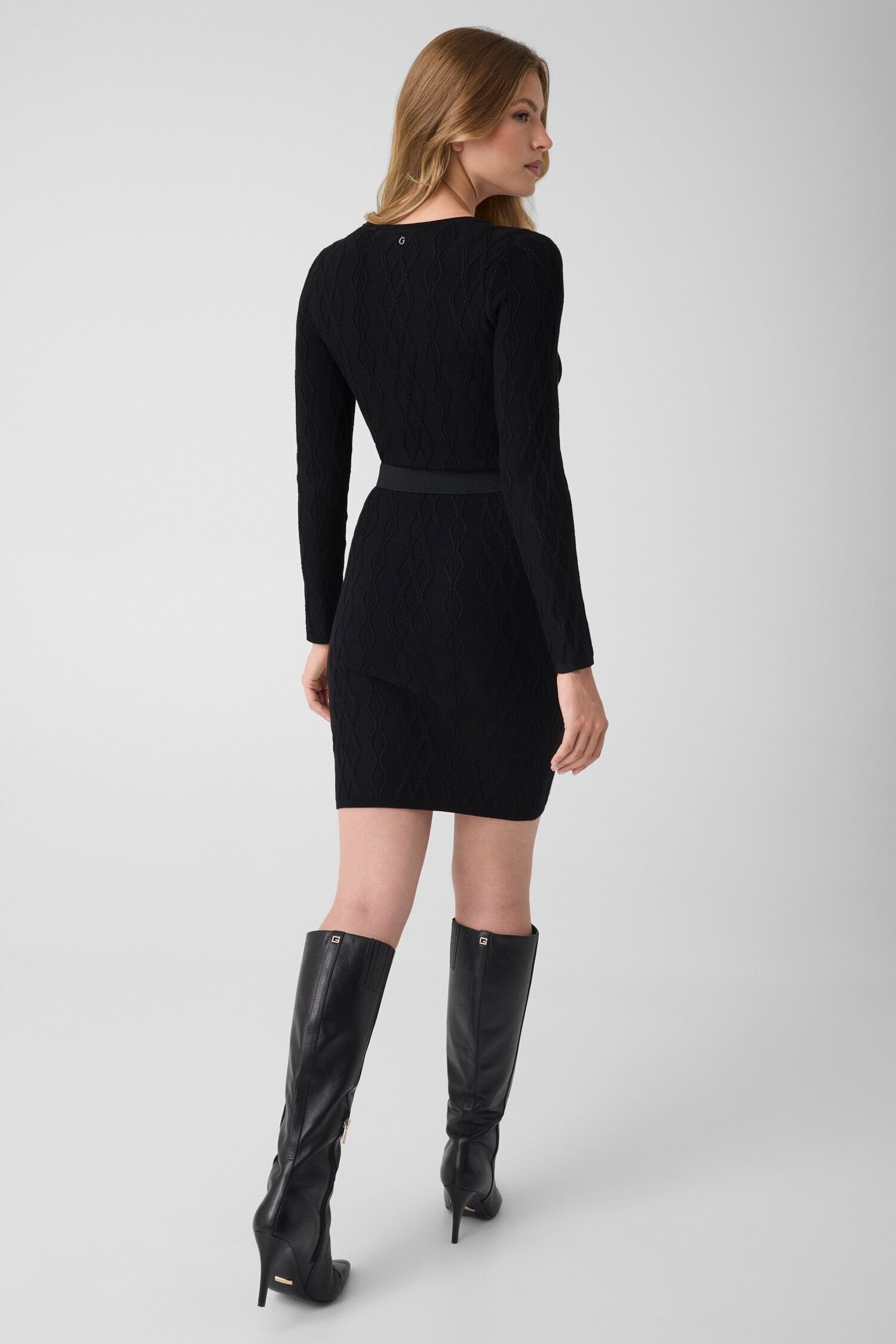 Guess Strickkleid »LS YUKI CABLEBODYCON DRESS« mit Taillengürtel, figurbetont