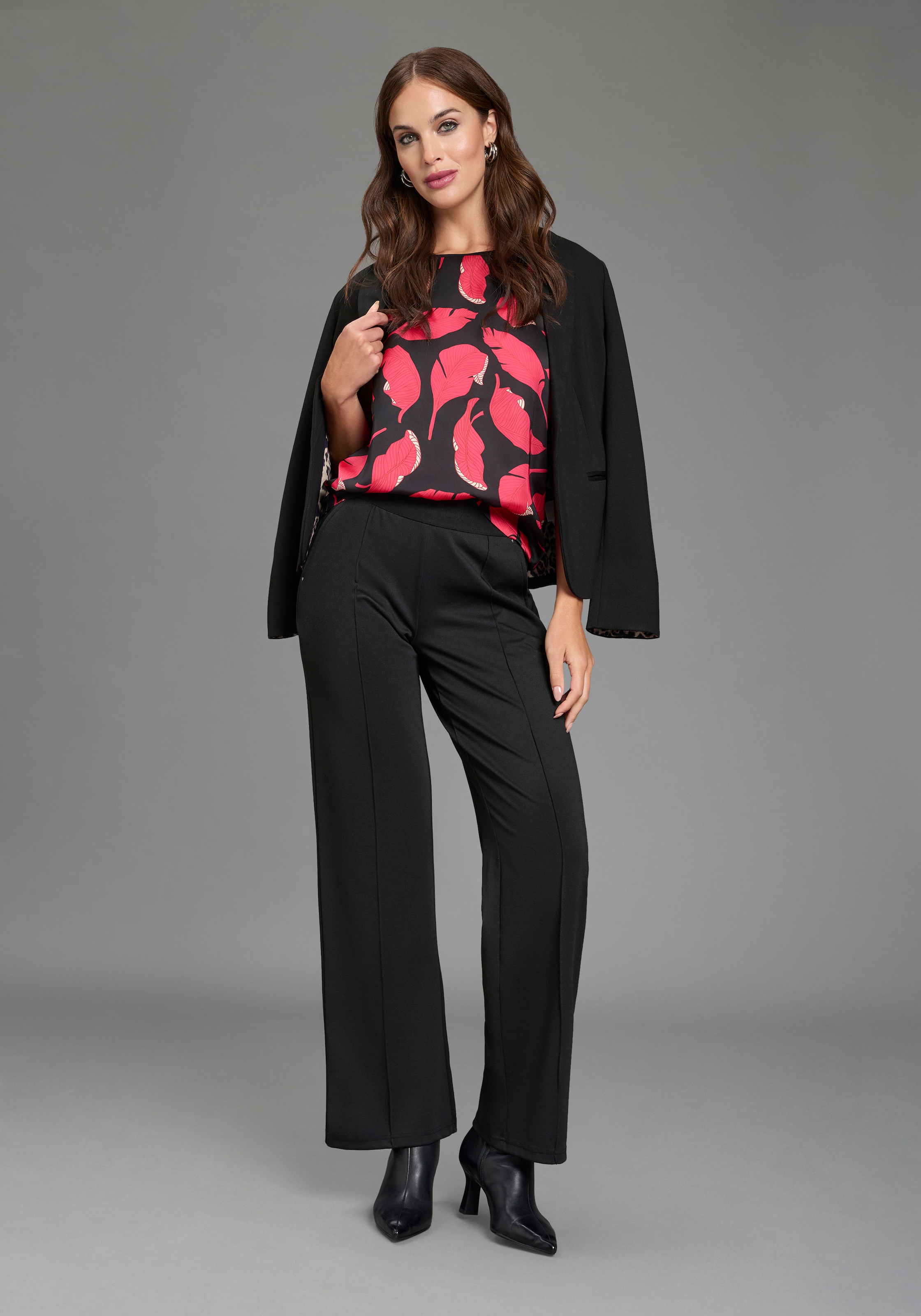 Bruno Banani Shirtbluse mit elegantem Druck im Vorderteil