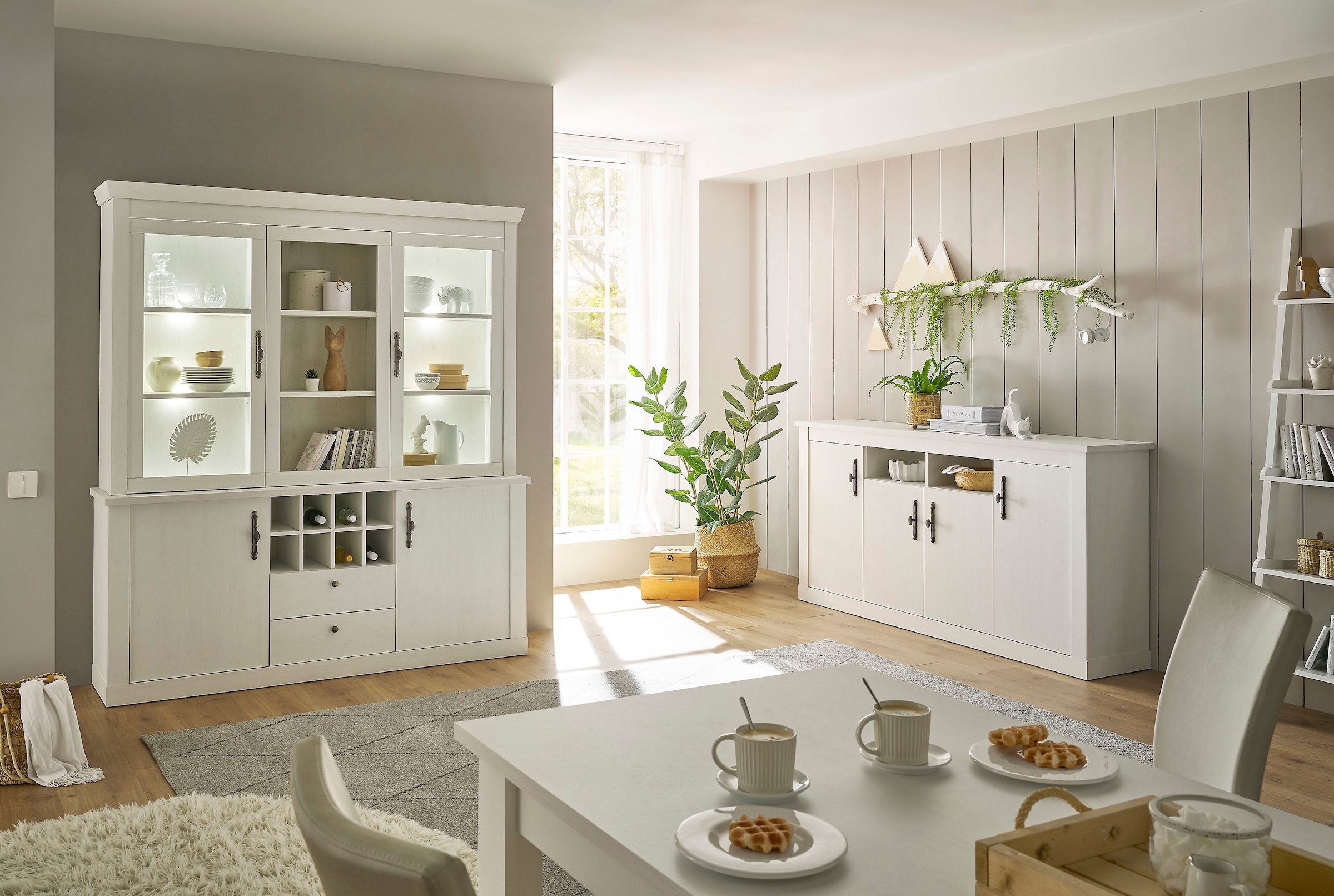 Home affaire Wohnwand »RAVENNA«, (2 St.), im romantischen Landhausstil, Griffe aus Metall, Softclose-Funktion