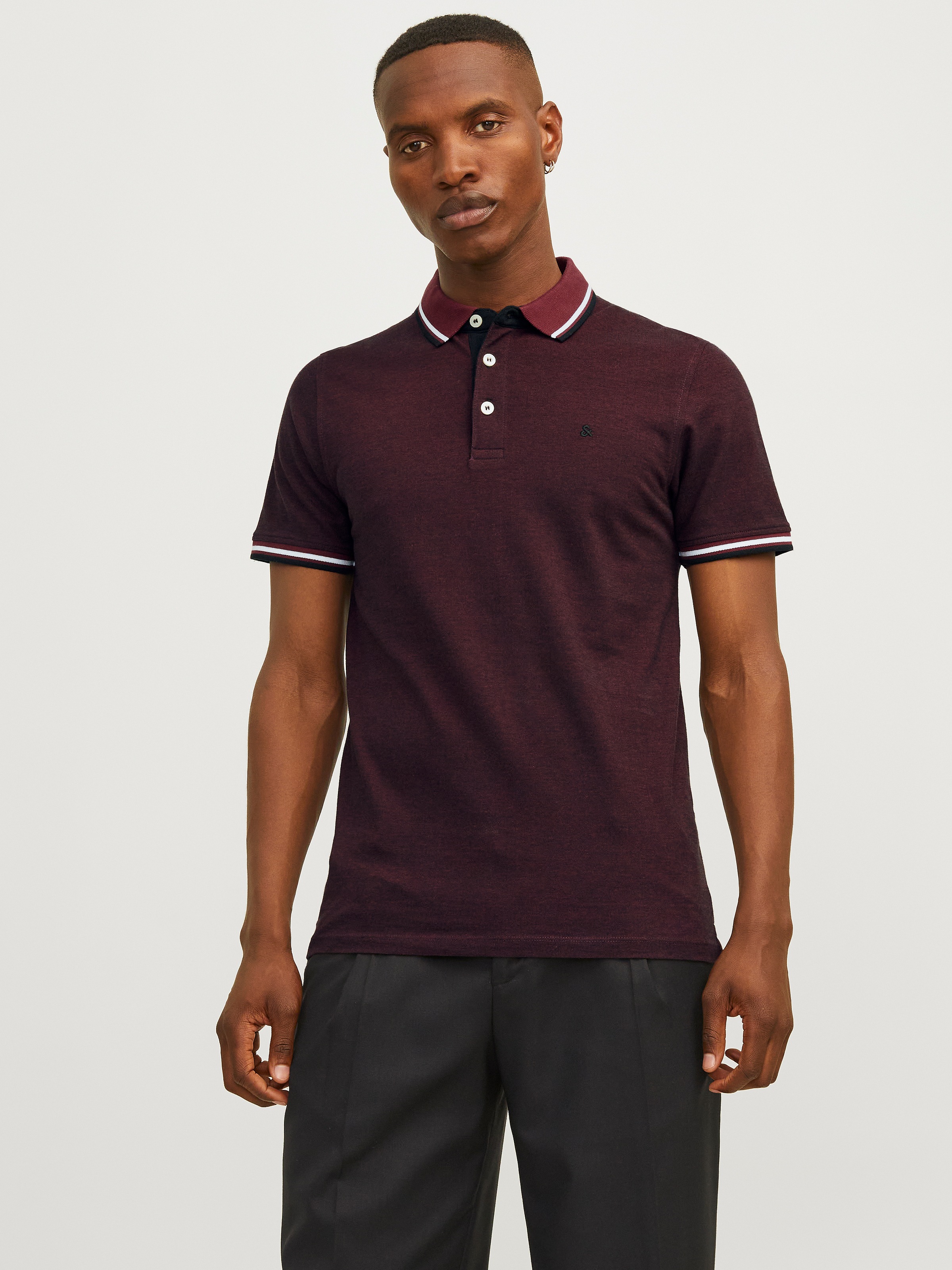 Jack & Jones Poloshirt »JJEPAULOS  Poloshirt mit klassischem Kragen und figurbetonter Form« Logostickerei, modisch, schmal, Baumwolle, Polokragen