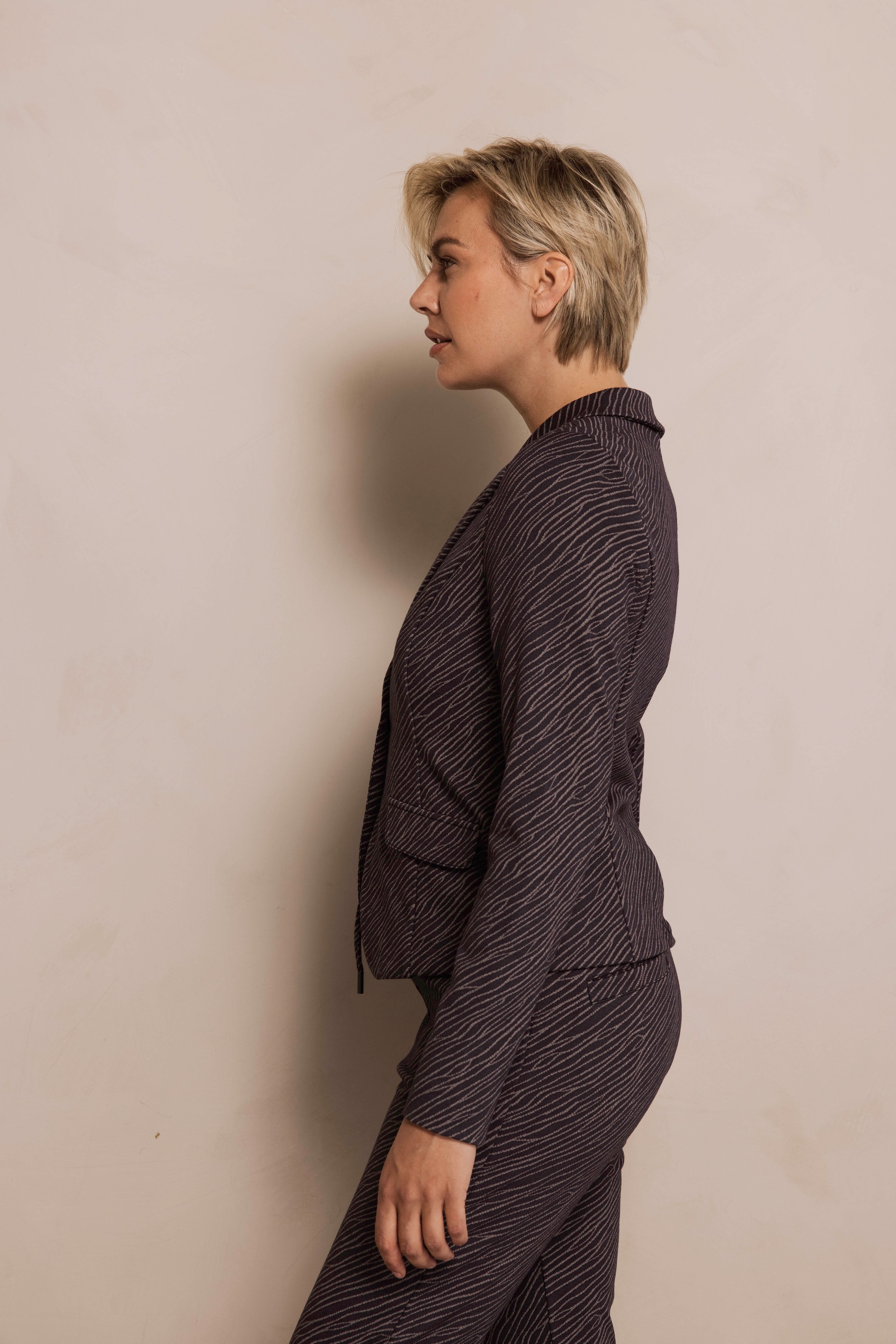 Zhrill Kurzblazer »ZHBETSY« grafisches Allover-Muster, tailliert