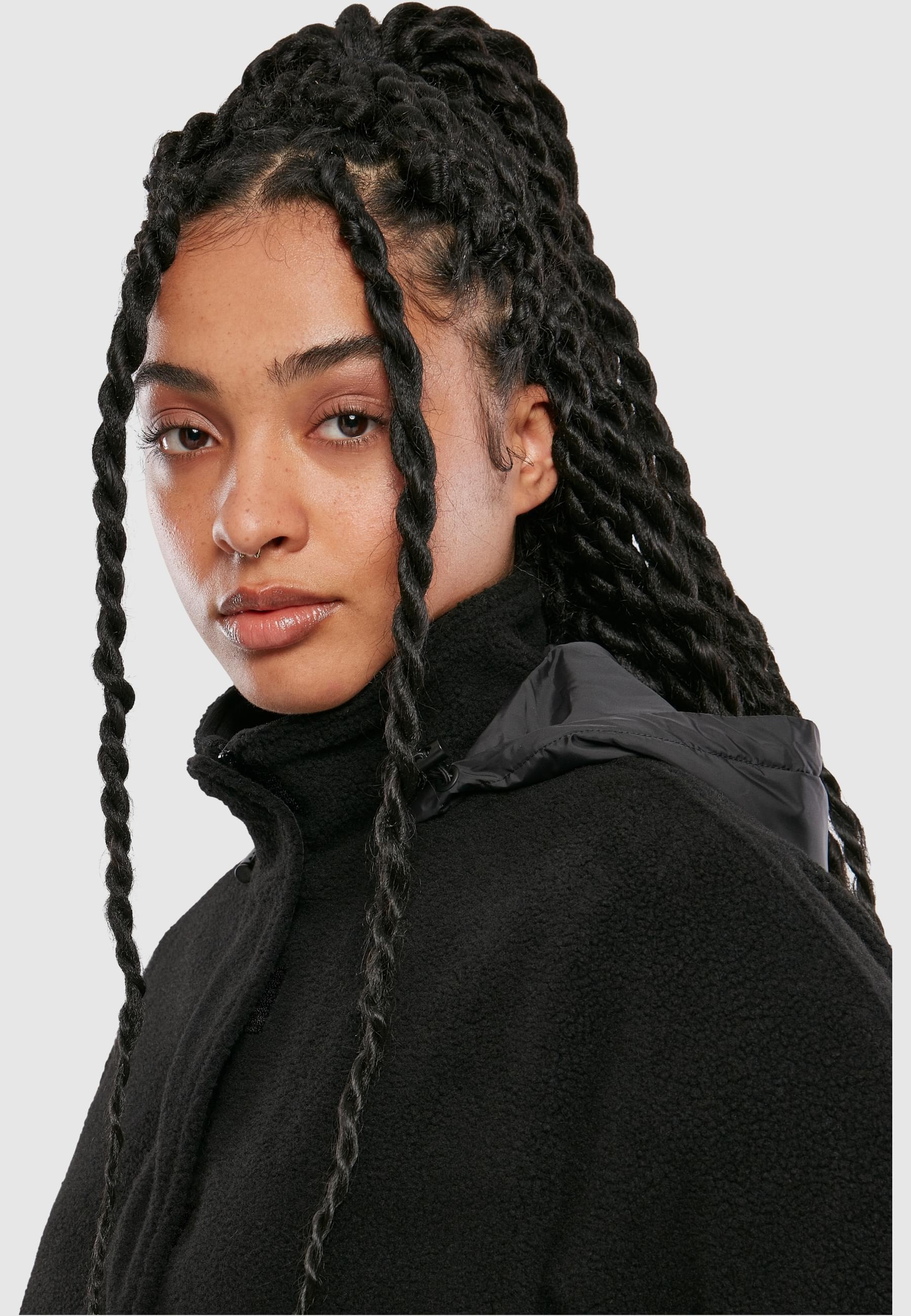 URBAN CLASSICS Winterjacke »Urban Classics Damen Ladies Sherpa Mix Pull Over Jacket« 1 Stk. tlg. mit Kapuze