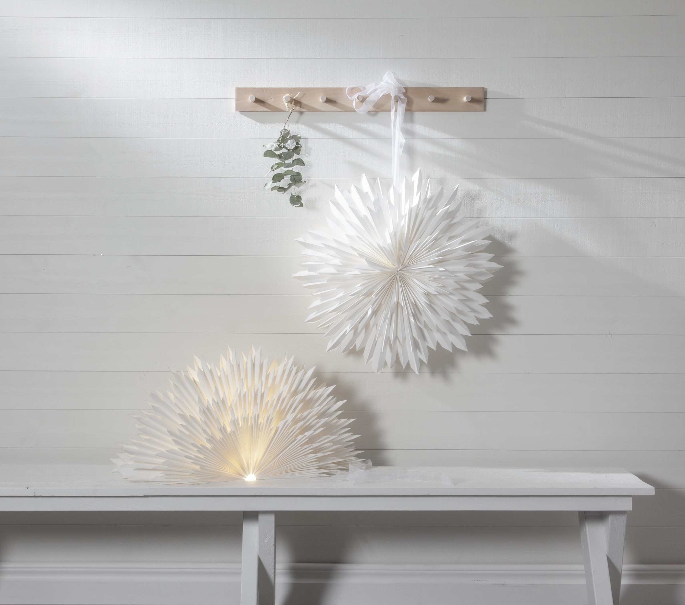 Parforce Traditional Hunting Hängeleuchte »Papierstern Ice, Ø 70 cm, mit 6 Stunden Timer«, inkl. LED Lichterkette "Lighty", einfach und elegant
