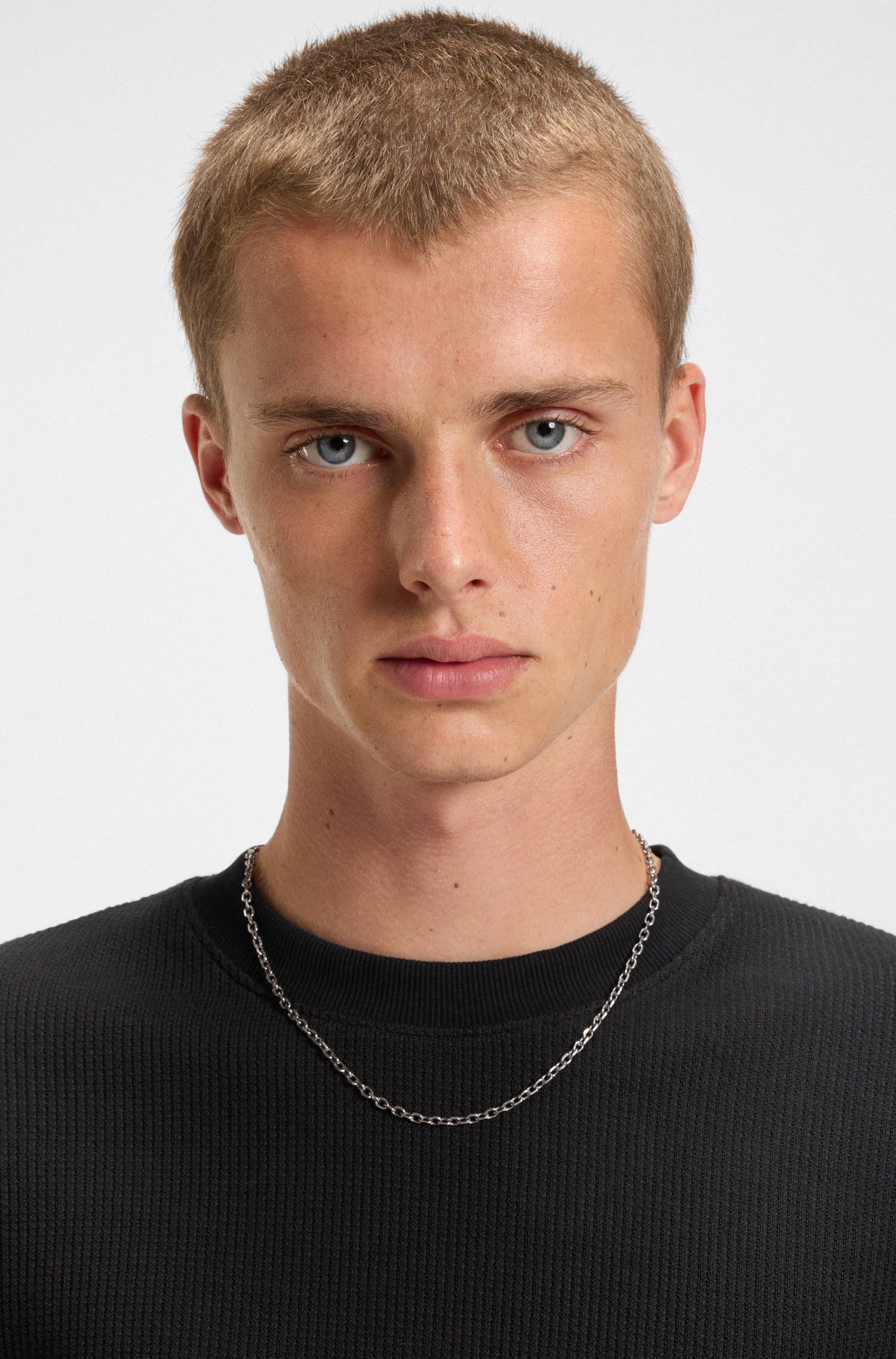 HUGO Blue Langarmshirt »Nuwolo«, mit Logo-Badge