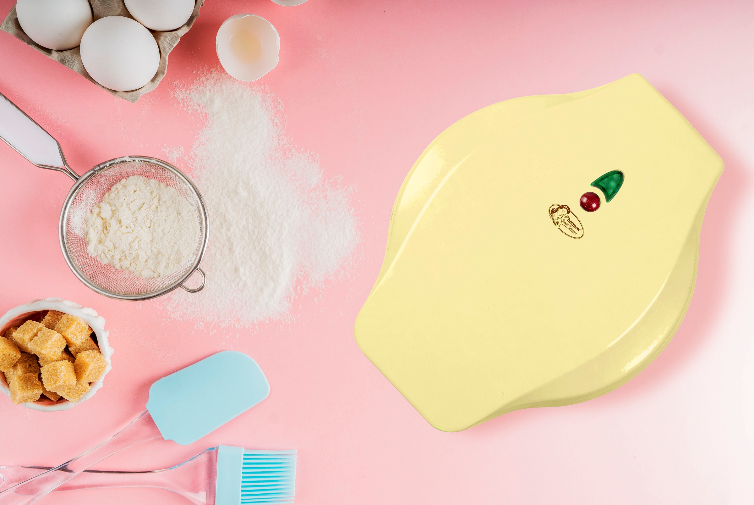 bestron Waffeleisen »AMW500 Mini«, 550 W, für klassische Waffeln, kleiner Waffelmaker mit Antihaftbeschichtung