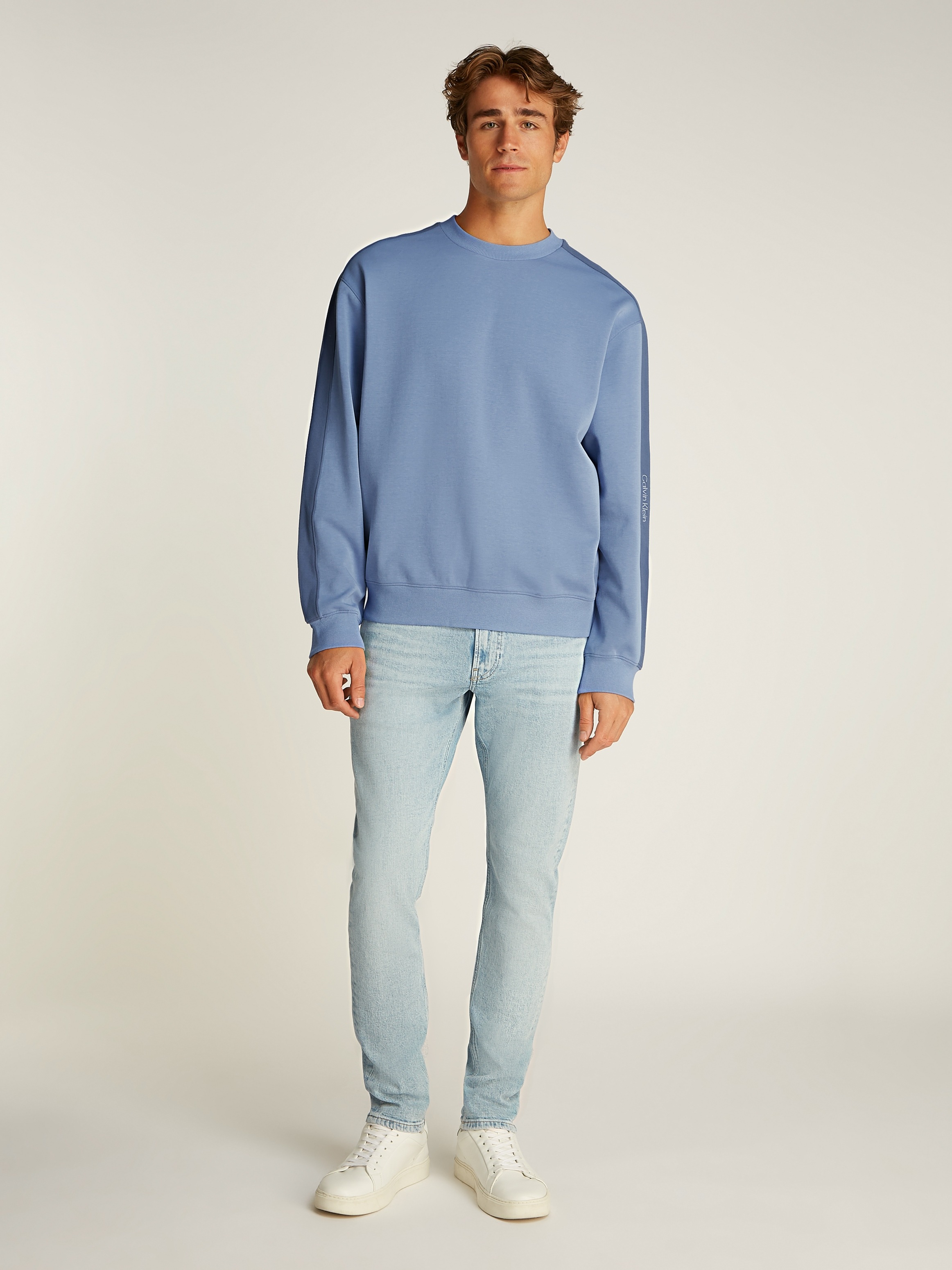 Calvin Klein Jeans Sweatshirt »LOGO TAPE CREW NECK«, mit Logo-Band an den Ärmeln
