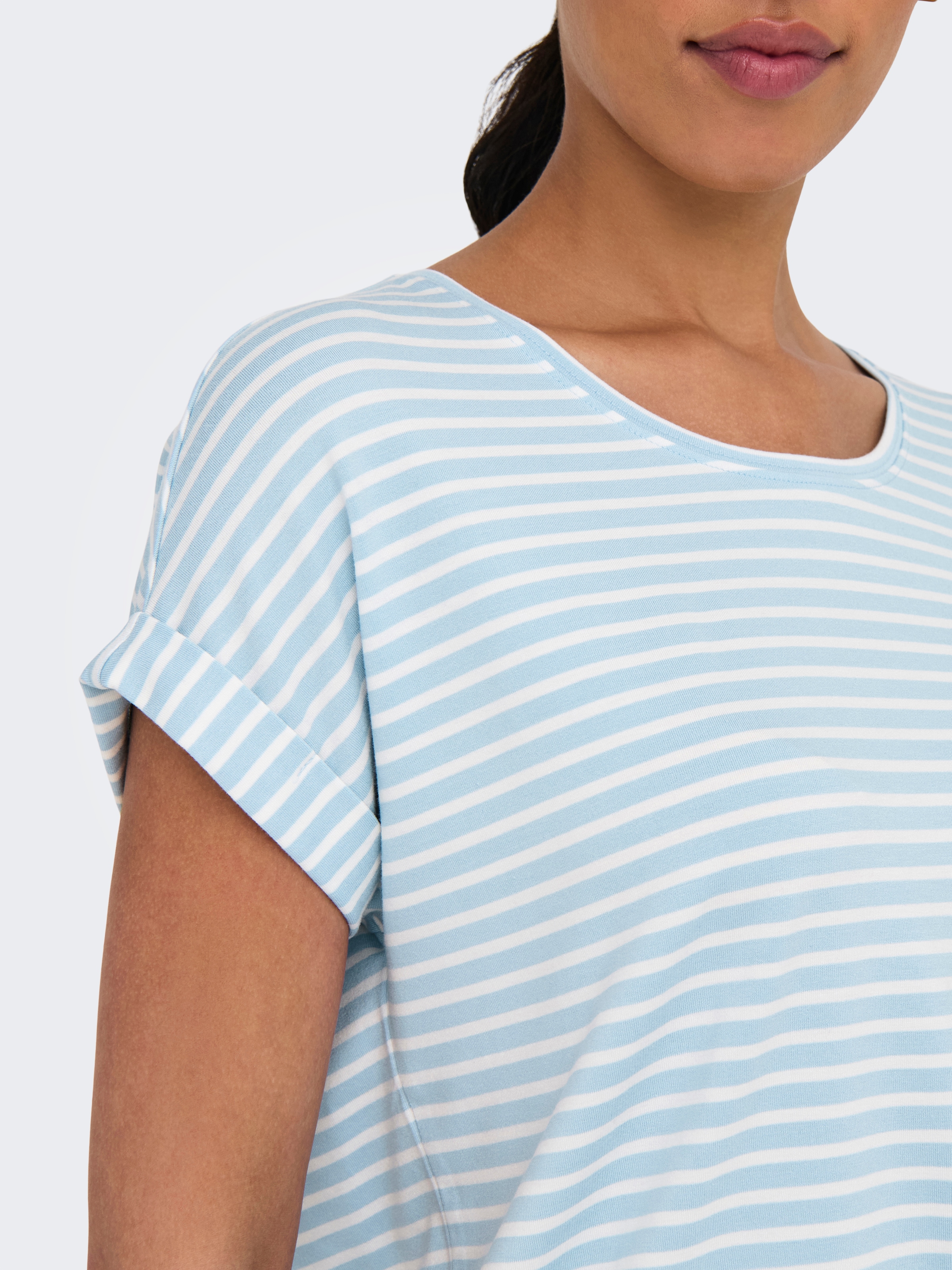 ONLY Kurzarmshirt »ONLMOSTER STRIPE S/S O-NECK TOP JRS NOOS« gestreift, lässig geschnitten, Jersey, Rundhals, Viskosemischung