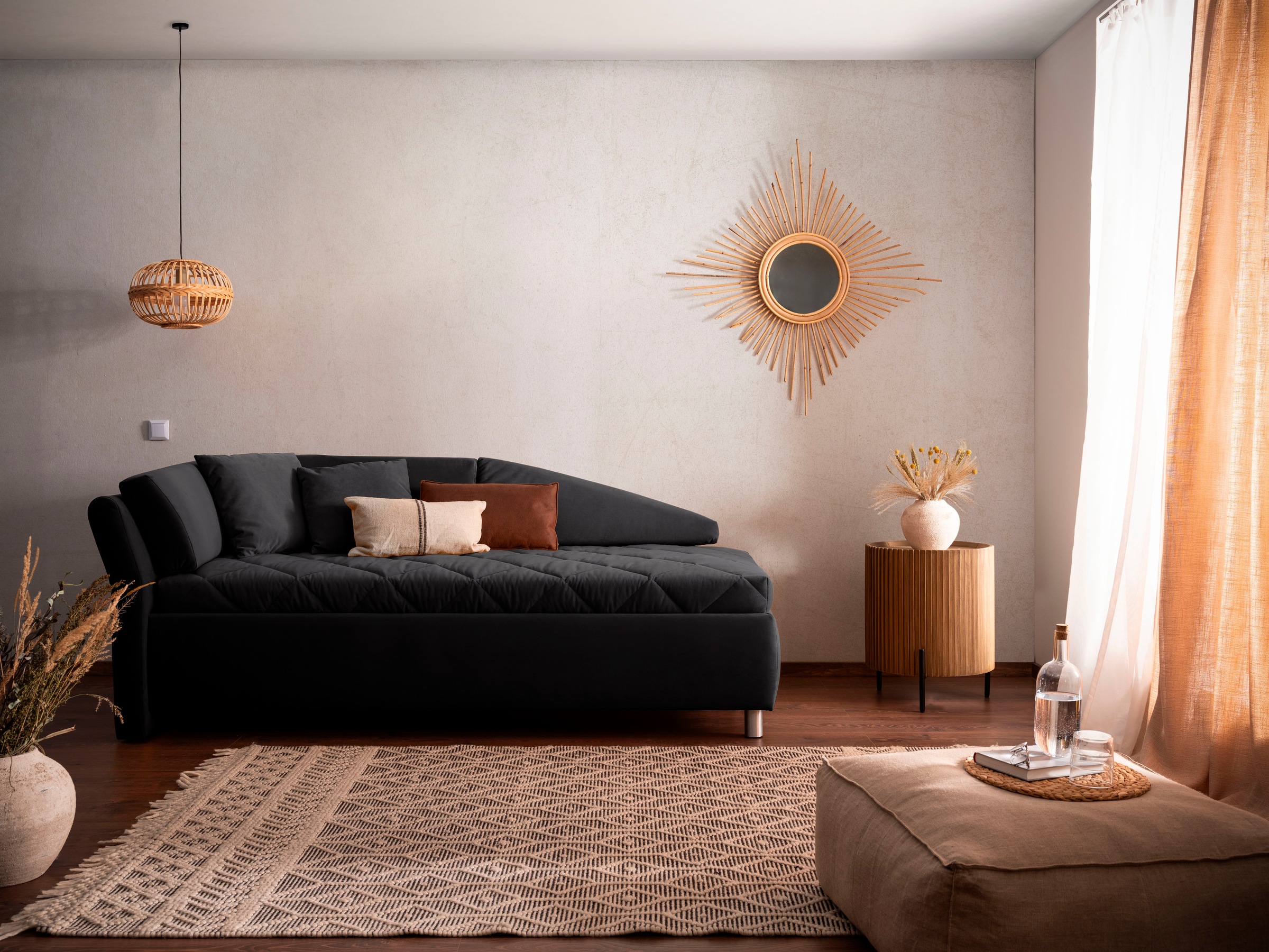 alina Schlafsofa »Lindsay«, Bettkasten, Zierkissen-Set aus: 2 Stk. 40x40cm, 1 Stk. 30x30cm
