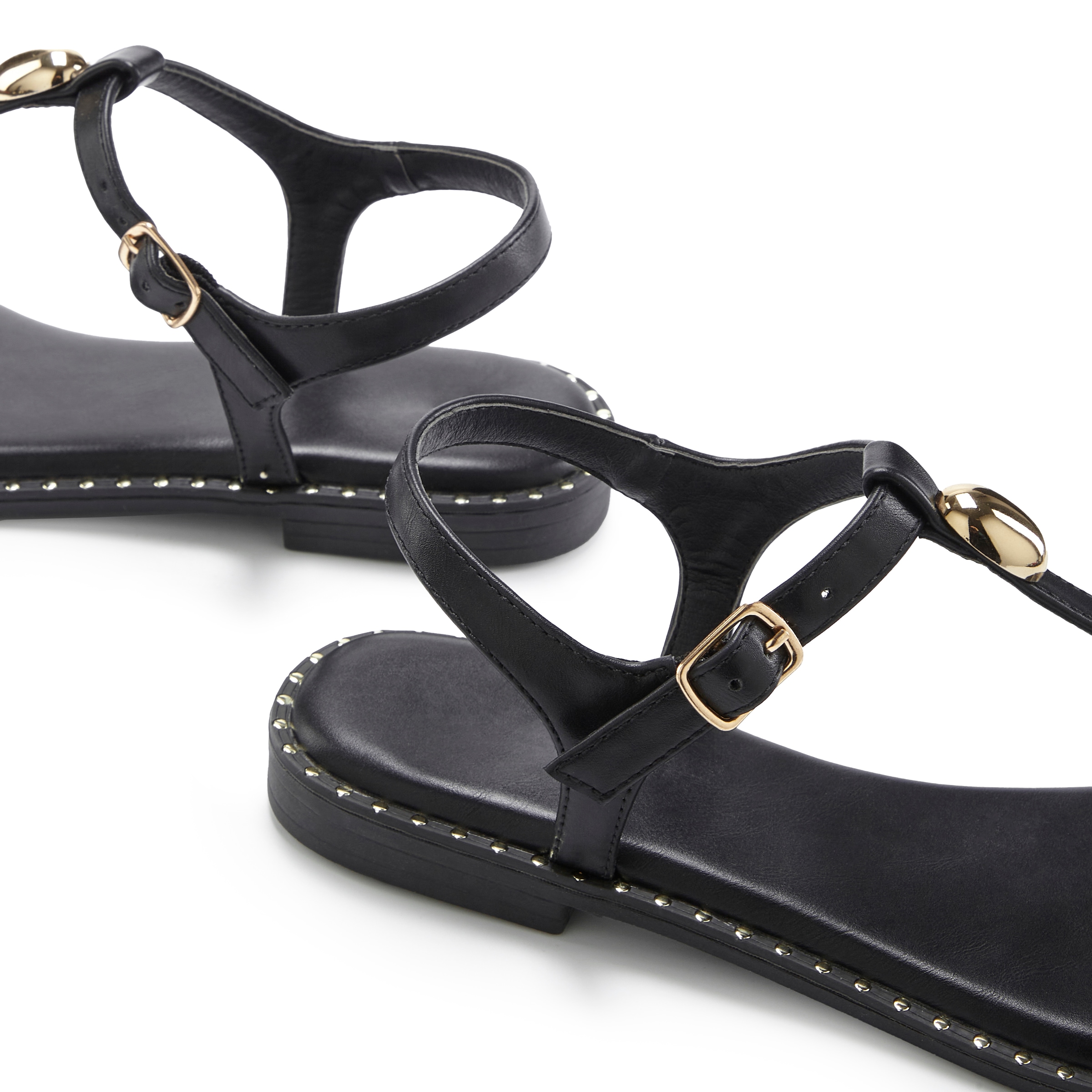French Connection Sandale »Zehentrenner, offener Schuh, Sommerschuhe«  mit goldfarbenen Verzierungen VEGAN