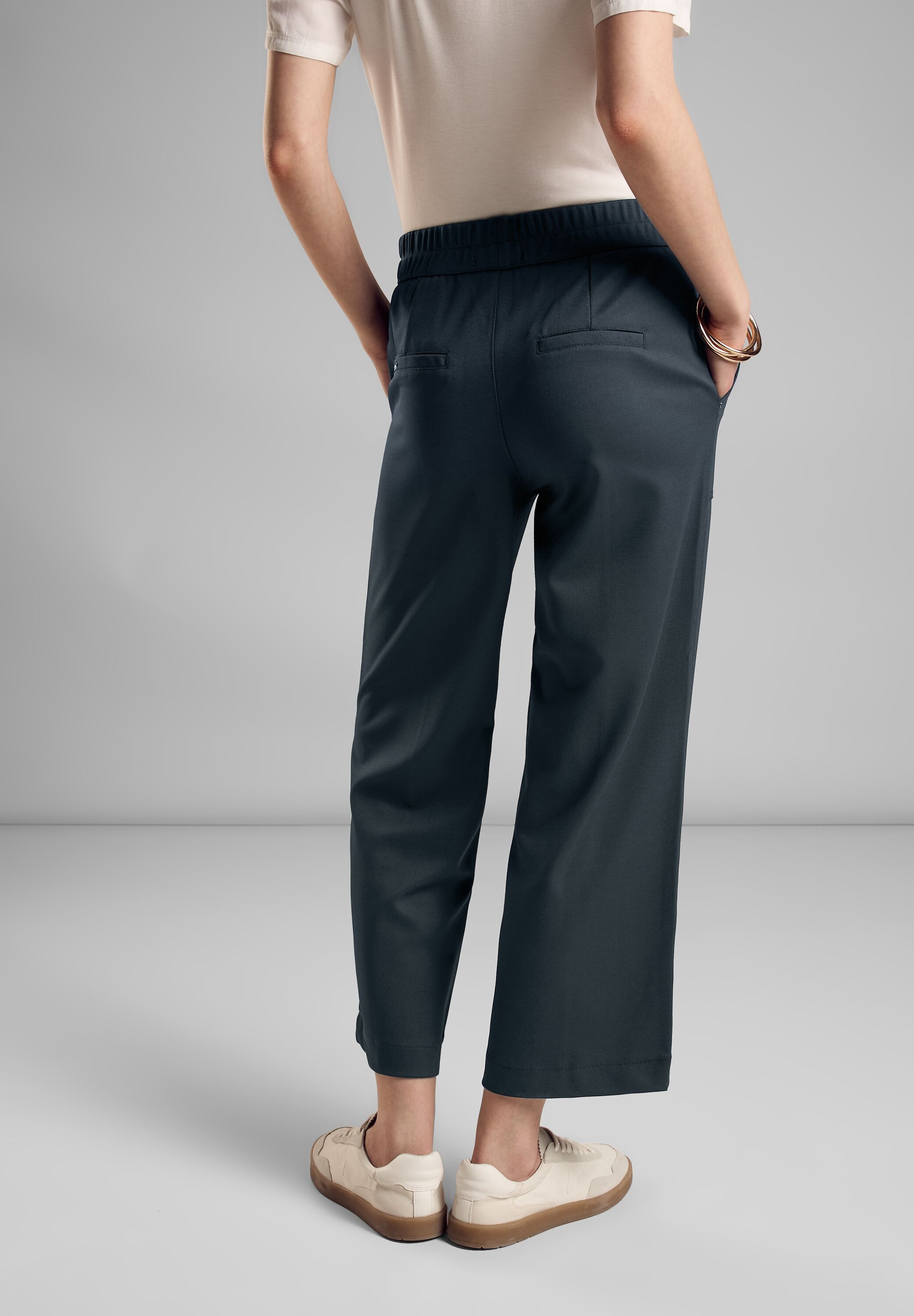 STREET ONE Stoffhose, mit Technostretch Struktur