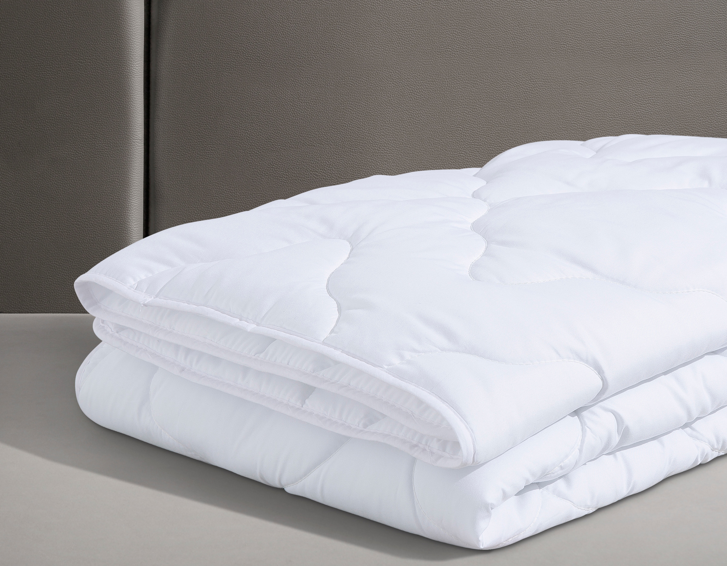 my home Microfaserbettdecke »Aspen, Bettdecke 135x200 cm und 155x220 cm«, warm, Füllung Polyester (Thinsulatefaser), Bezug 100% Polyester, (1 St.), Bettdecken Winter, Decke made in Germany