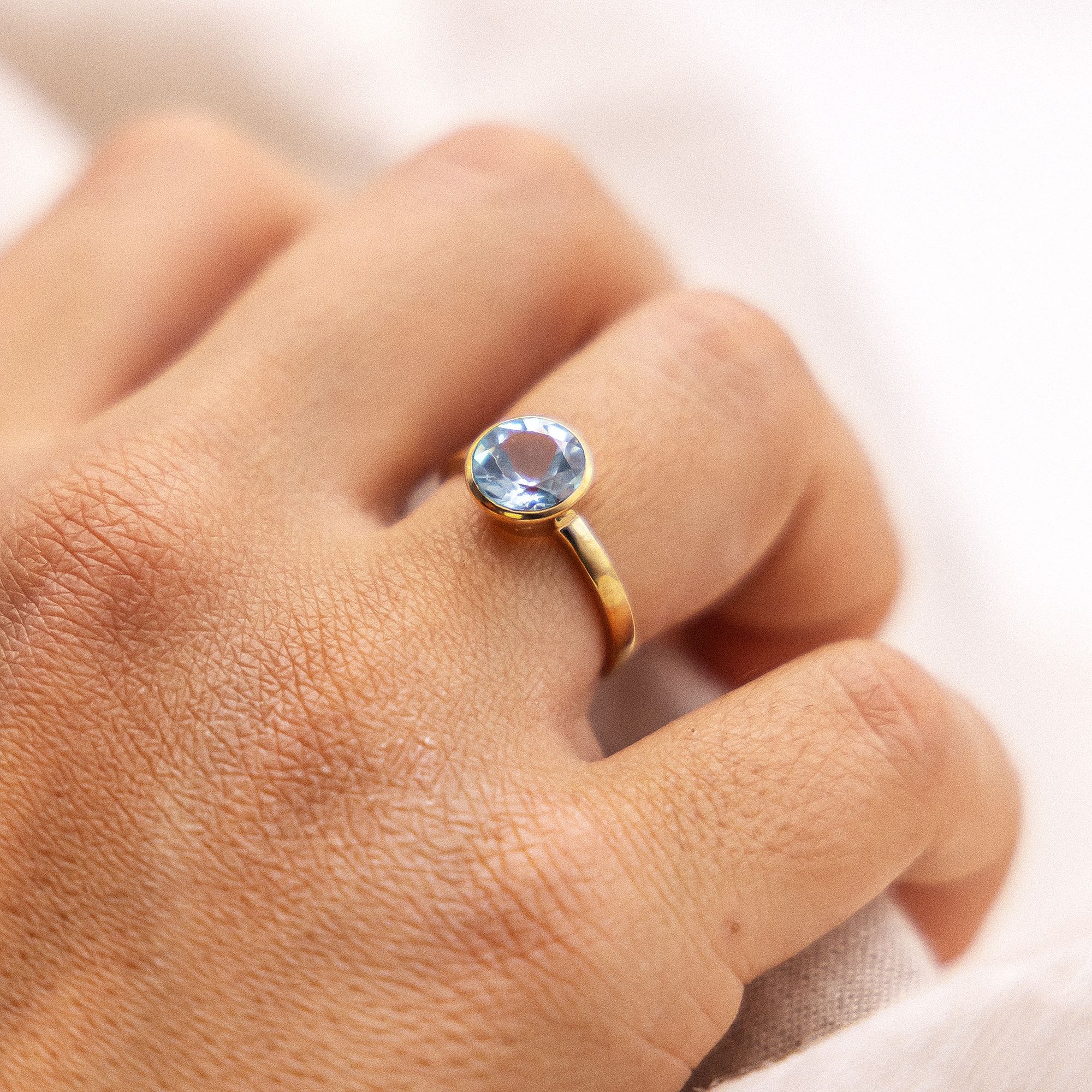 Fascination by Ellen K. Fingerring »Gold 375 mit echtem Blautopas (beh.) 8mm«