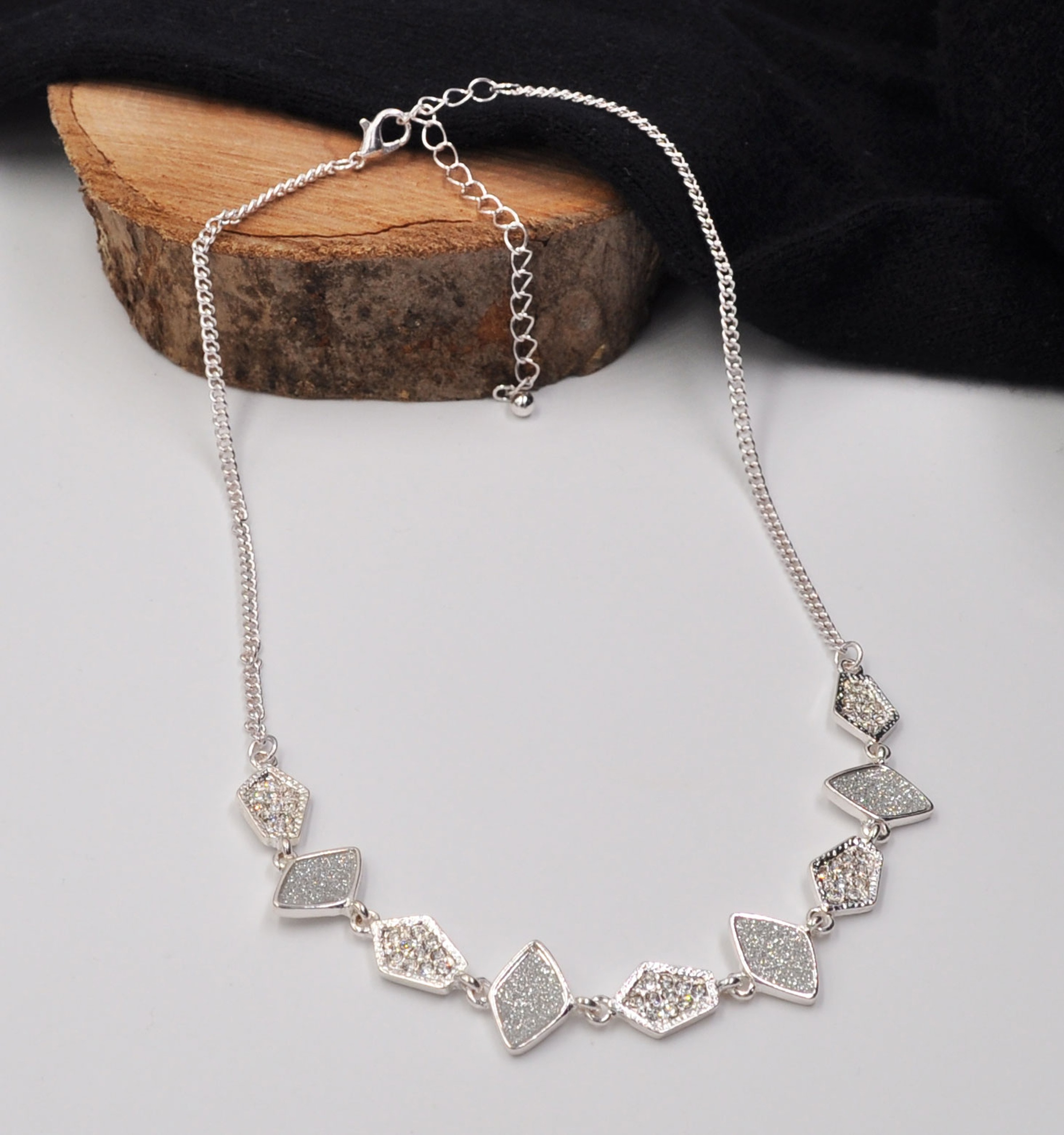 Firetti Collier »Schmuck Geschenk Glitter Collier« mit Glasstein