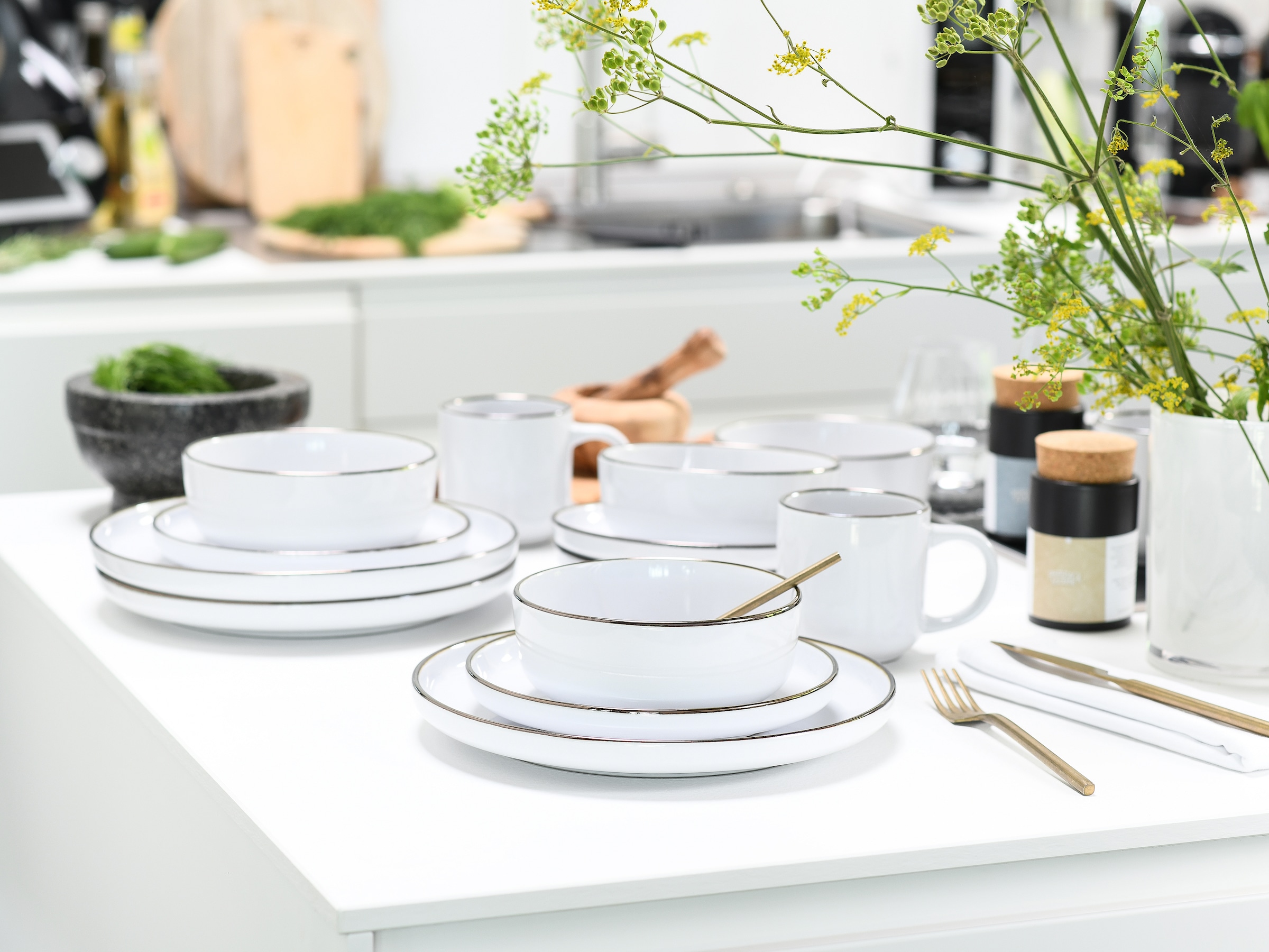 CreaTable Kombiservice »Nordic Festive, Service 30-tlg.« Minimalistisches Design, Dezente goldene Akzente