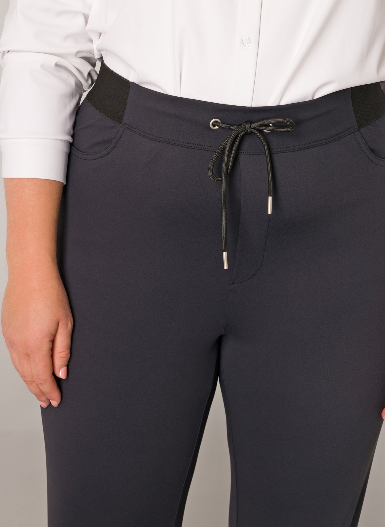Base Level Curvy Stoffhose »Liana«, mit Stretch und Kordelzug, im Jeggings-Style