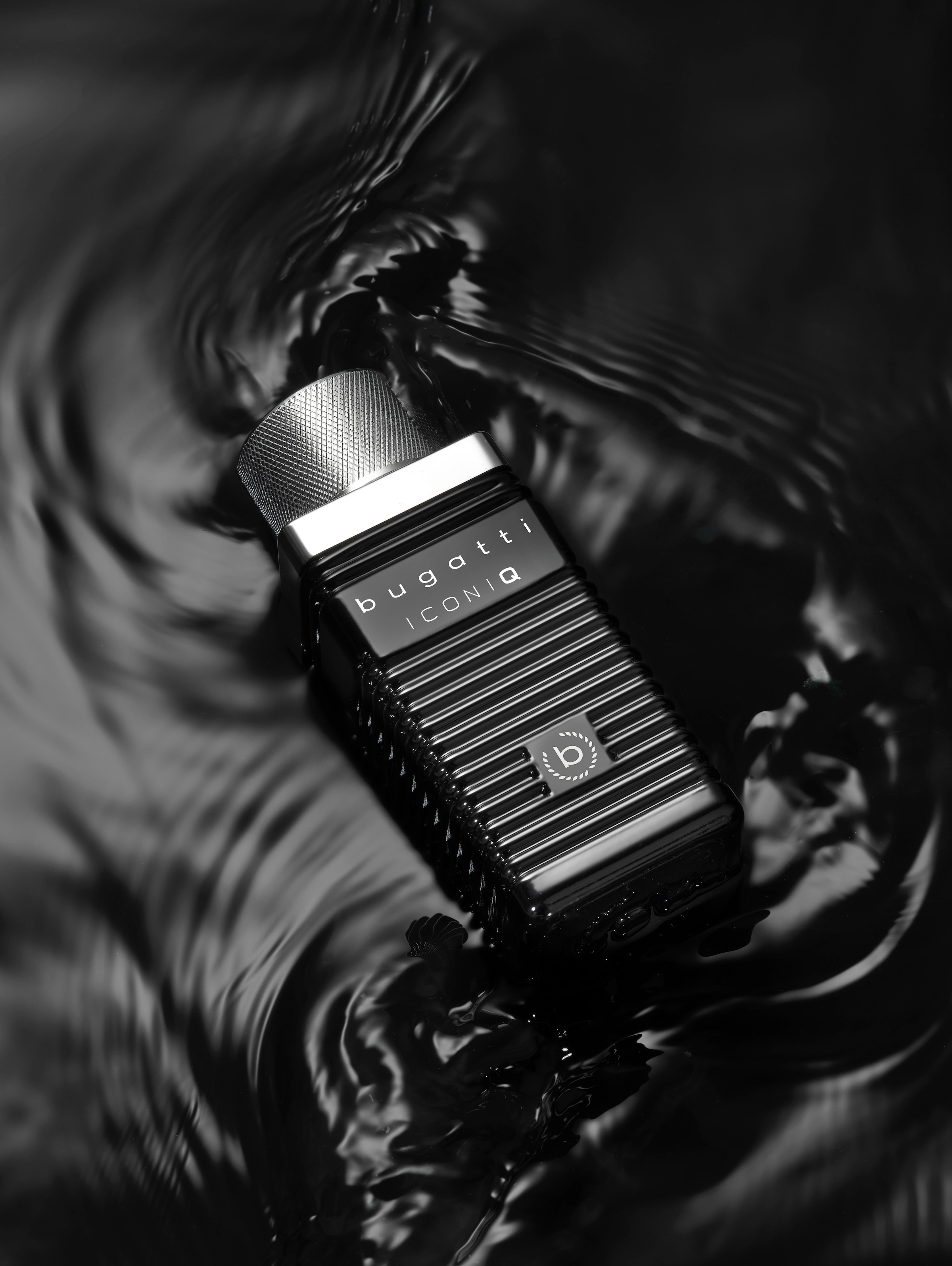 bugatti Eau de Toilette »BUGATTI Iconiq Black EdT 100ml«, Würziger Herrenduft mit Kardamom, Bergamotte und warmen Holznoten.