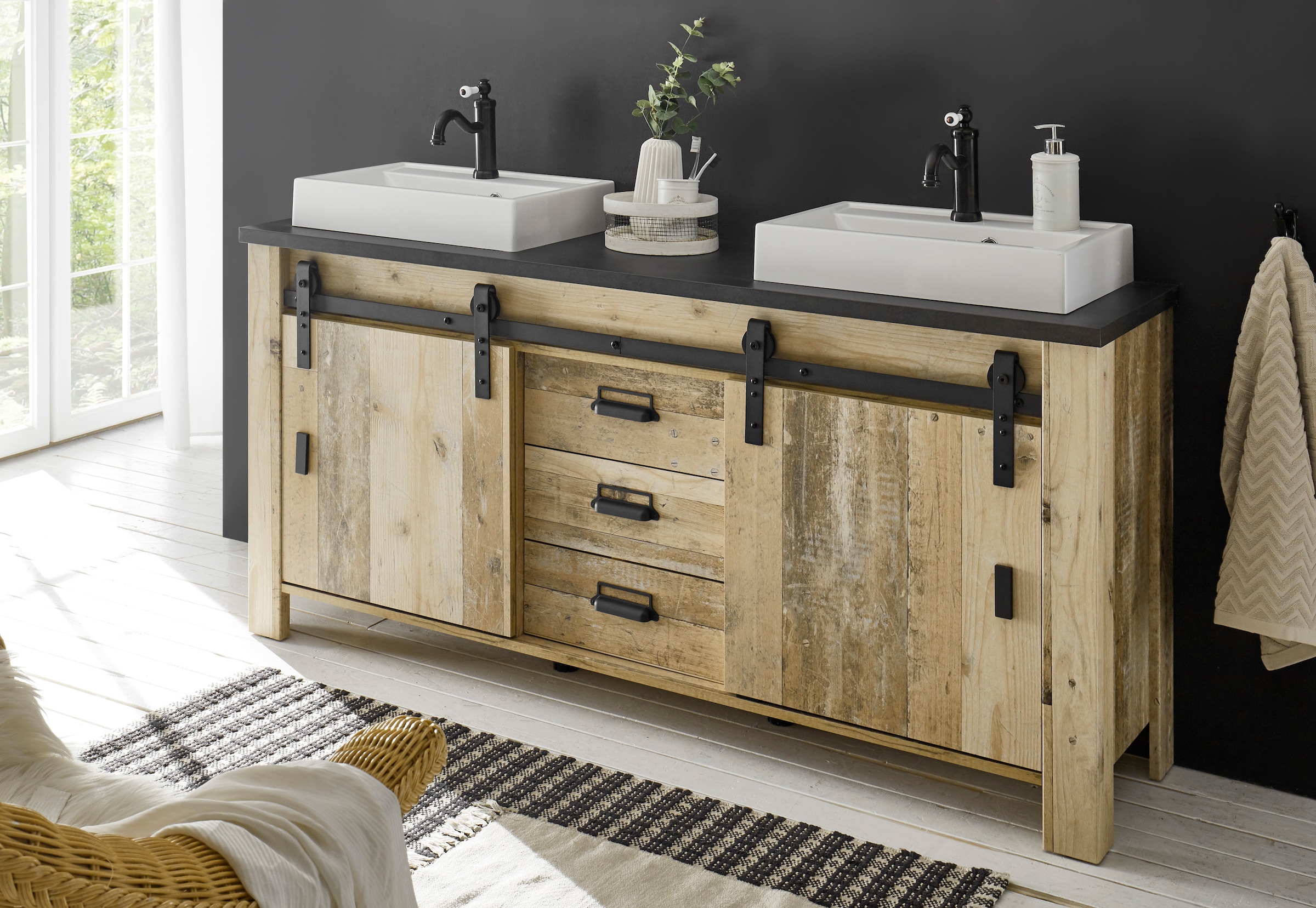 Home affaire Badmöbel-Set »SHERWOOD, Bad im modernen Design, 3-teiliges Badezimmer«, (3 St.), in 2 Farben verfügbar, Scheunentorbeschlag & Apothekergriff aus Metall