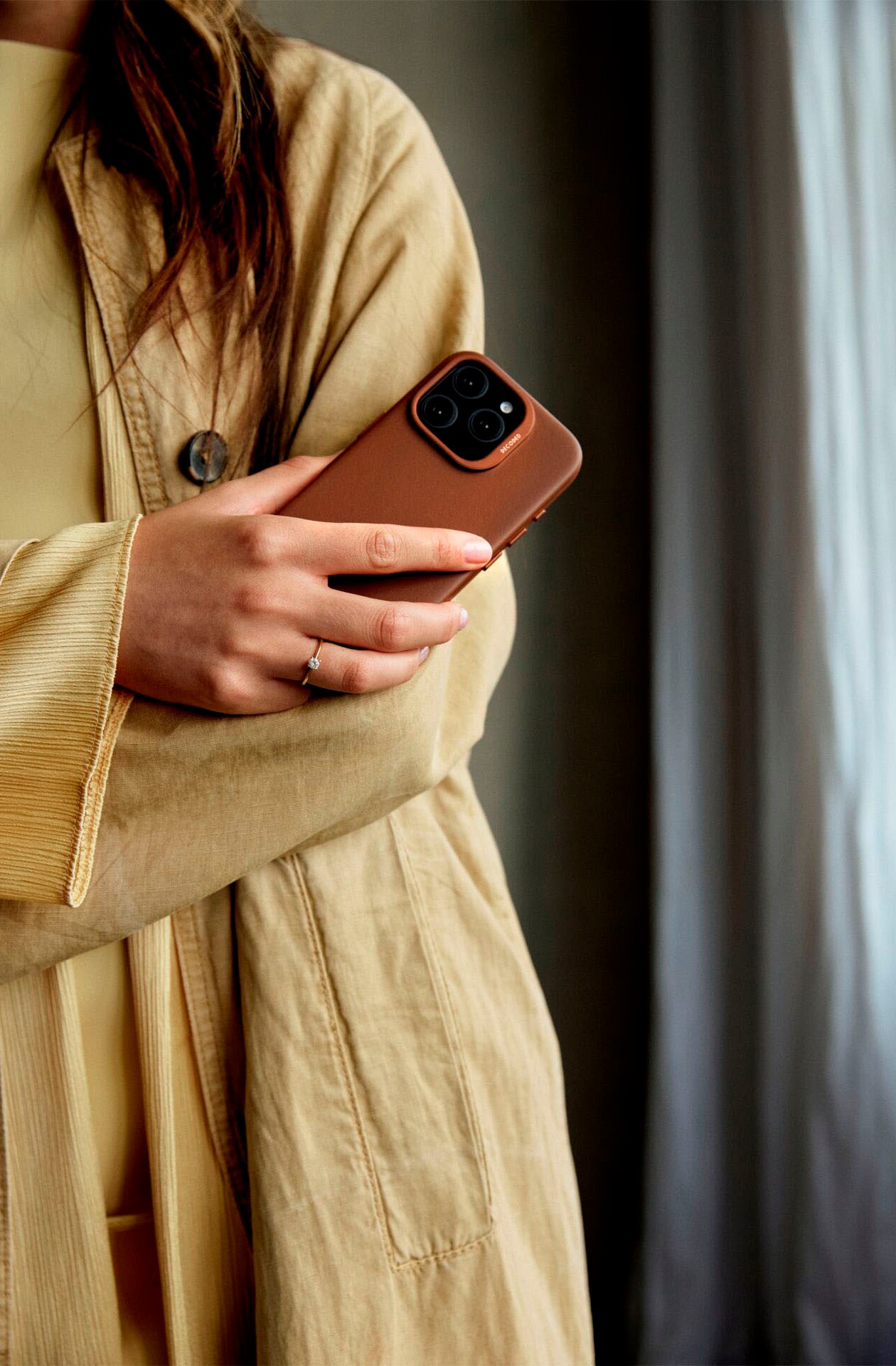 DECODED Smartphone-Hülle »Leather Backcover iPhone 16 Pro Max«, Smartphones