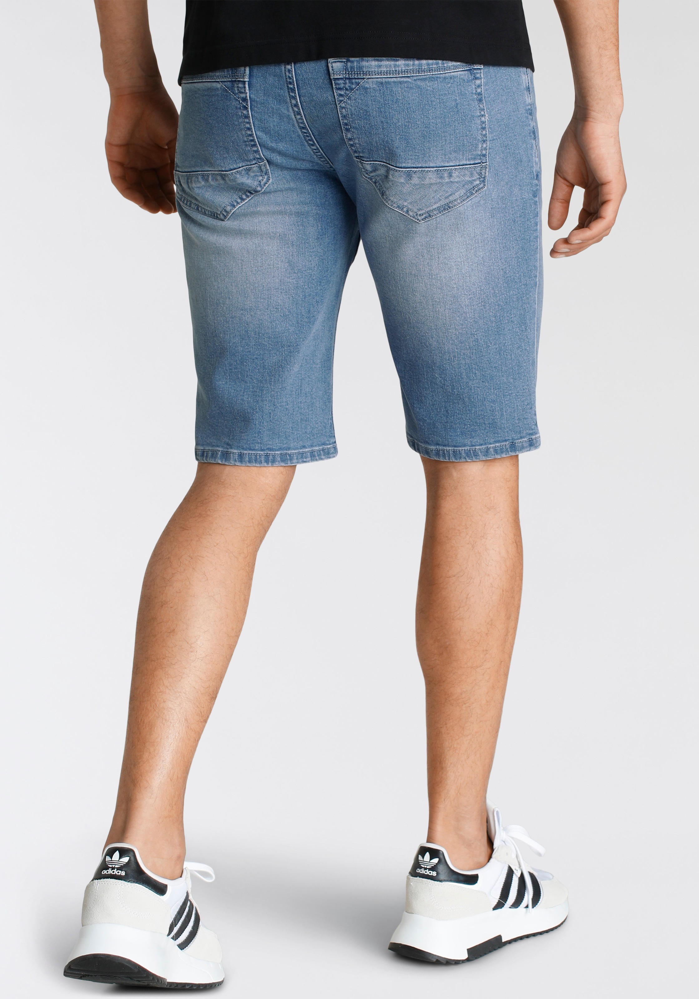 2. Bild von Alife & Kickin Shorts »NeilAK«, Ökologische, wassersparende Produktion durch Ozon Wash