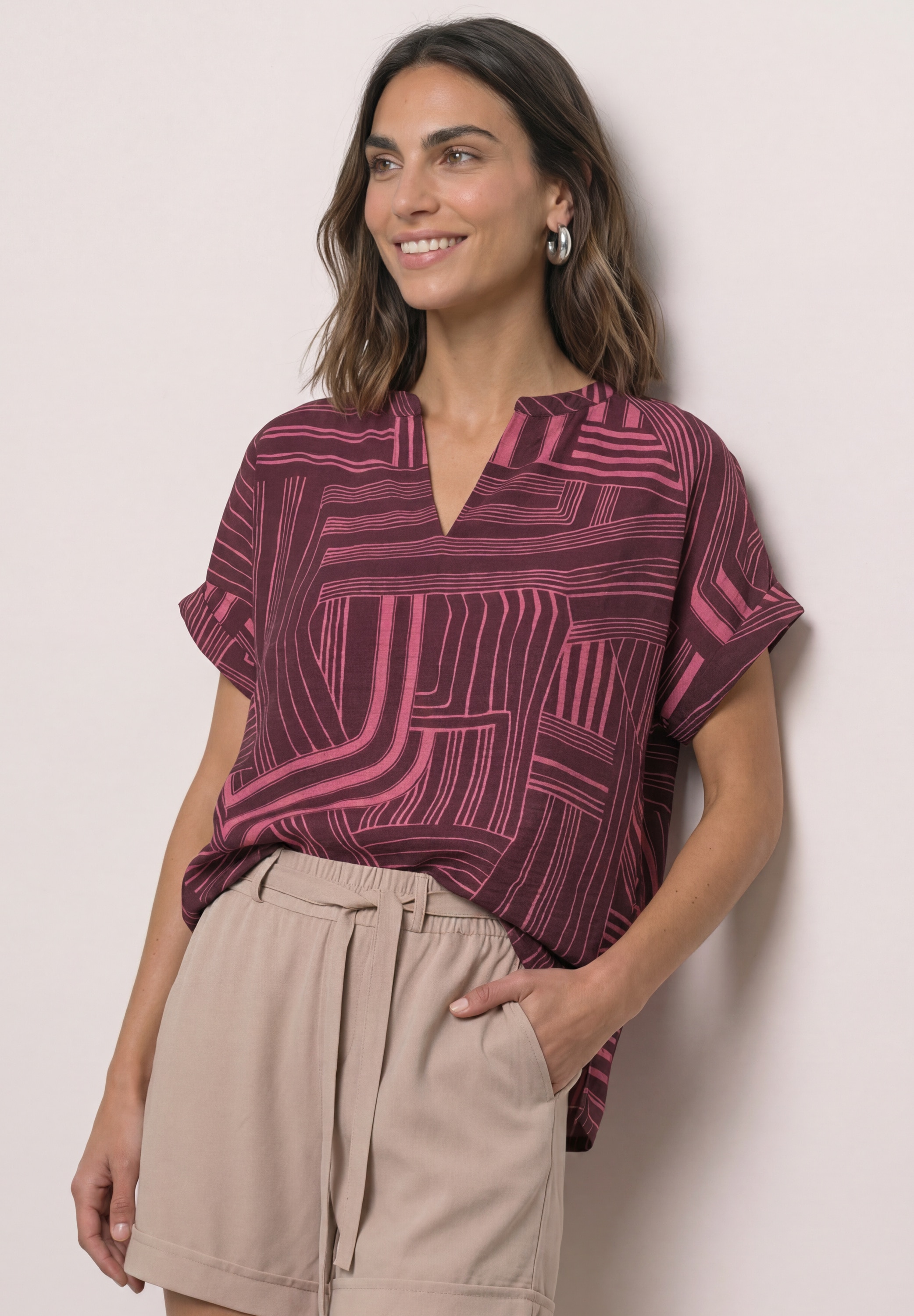STREET ONE Kurzarmshirt Sommerbluse im Tunika-Look und mit grafischem Muster
