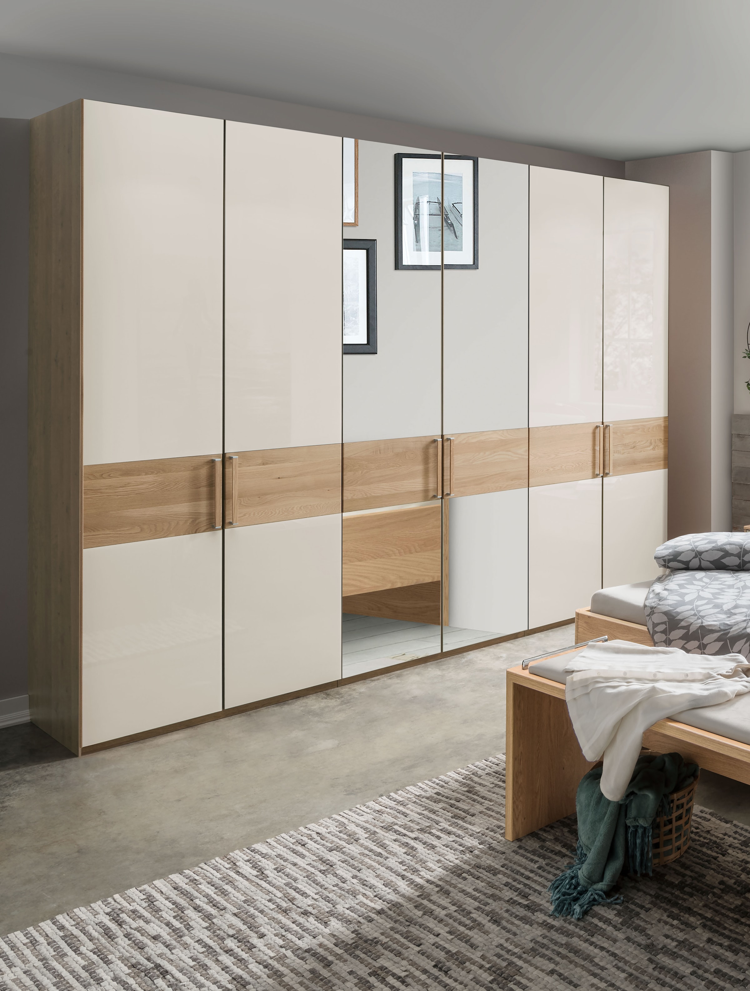 WIEMANN Drehtürenschrank "Kiruna" mit Champagnerglas und Spiegel günstig online kaufen