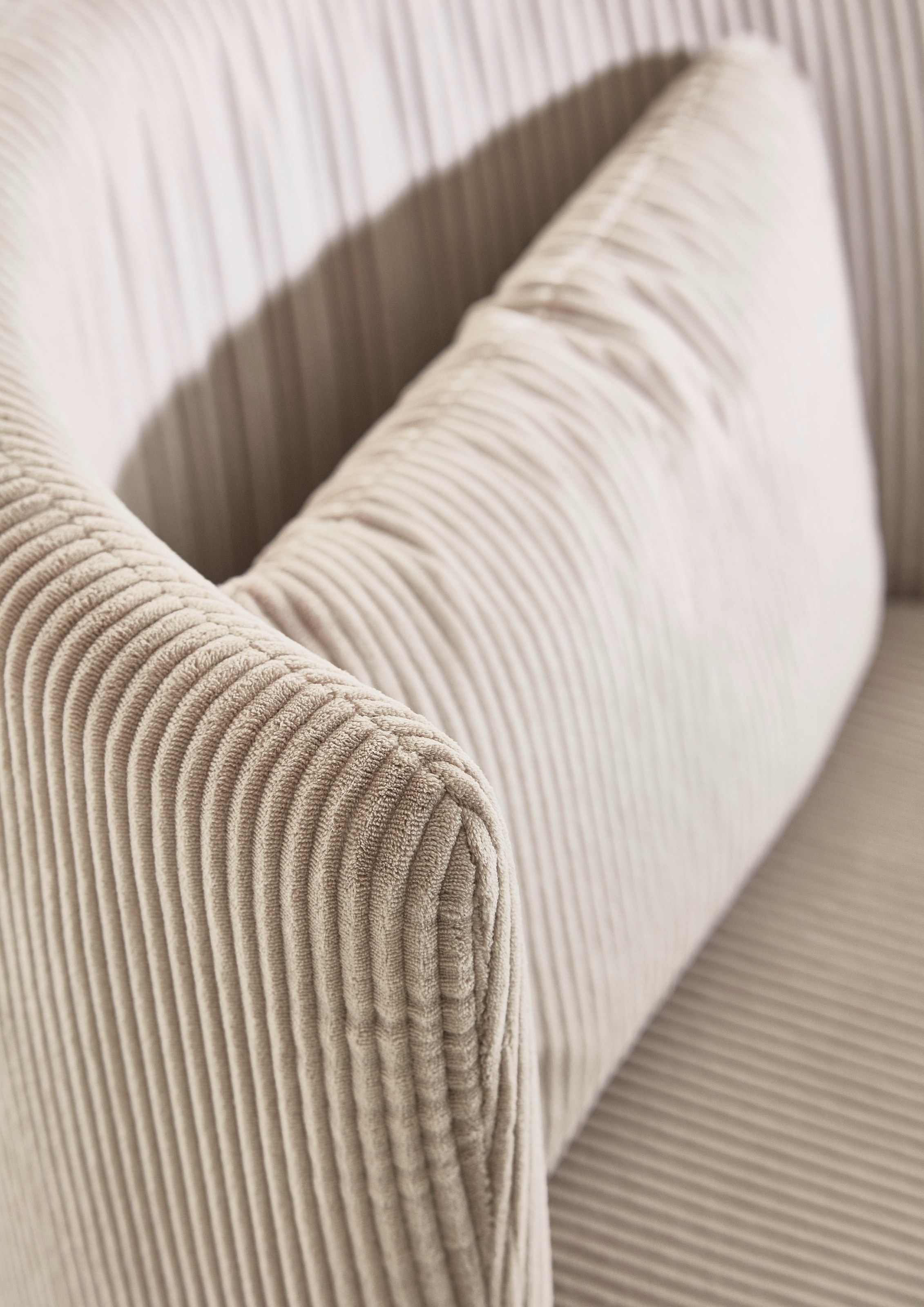 ATLANTIC home collection Drehsessel »Keno«, 360-Grad drehbarer Cordsessel, inkl. einem Zierkissen im Originalbezug
