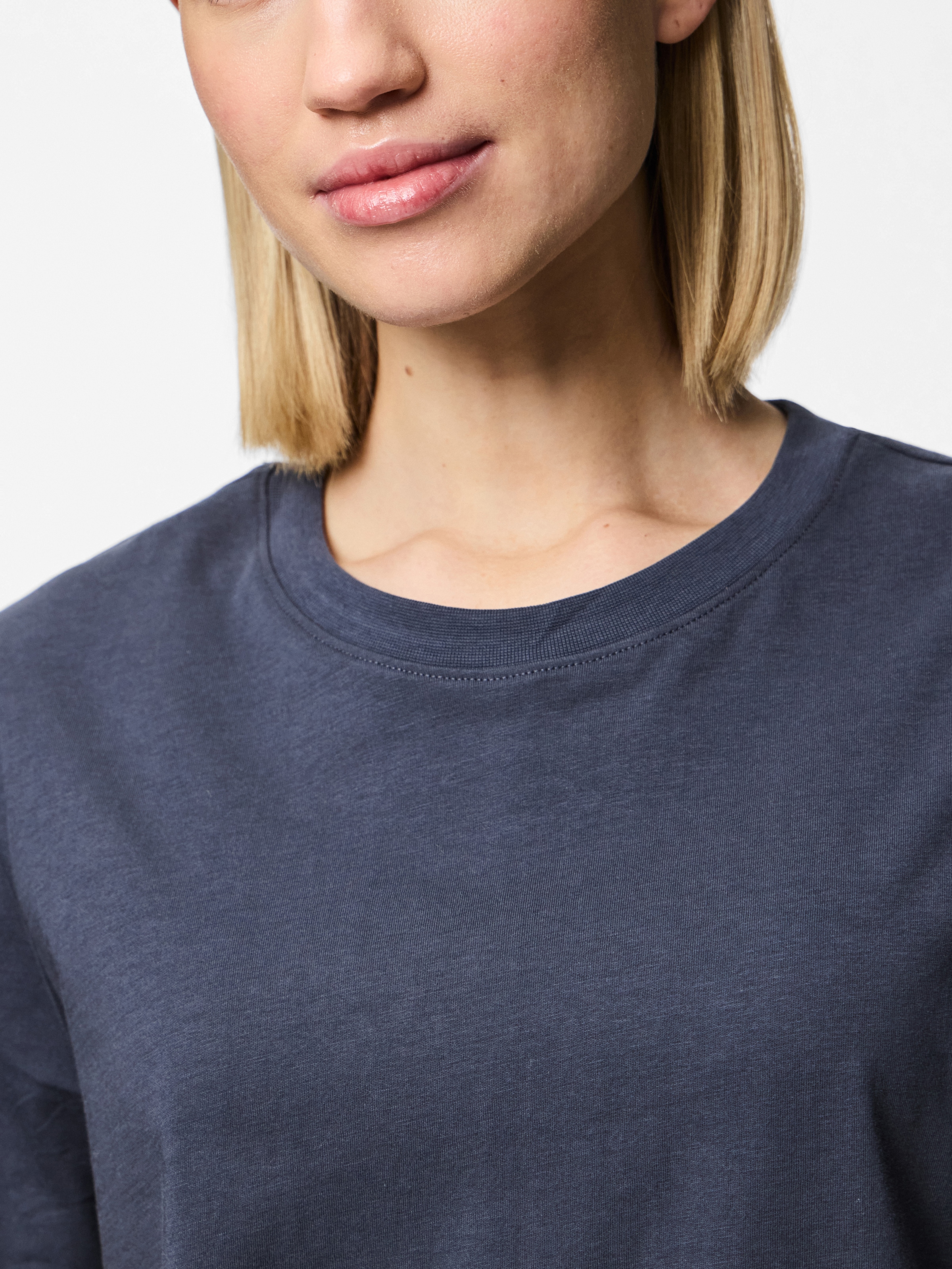 pieces Rundhalsshirt »PCRIA SS SOLID TEE NOOS BC«
