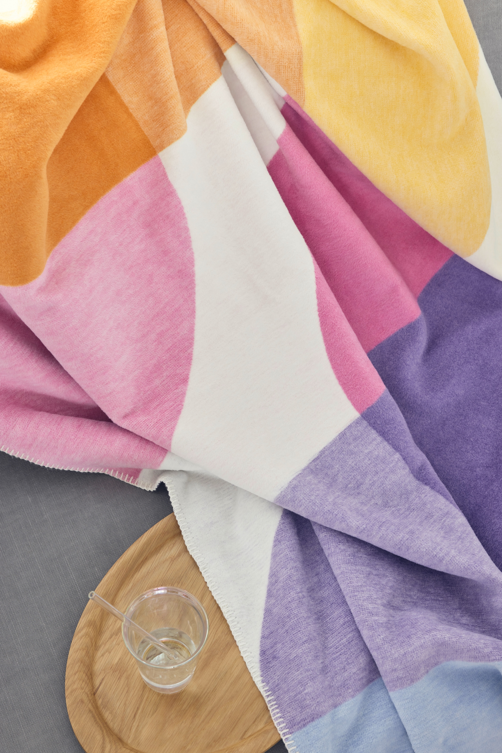 IBENA Wohndecke »Kiruna« mit fröhlichen Farbakzenten