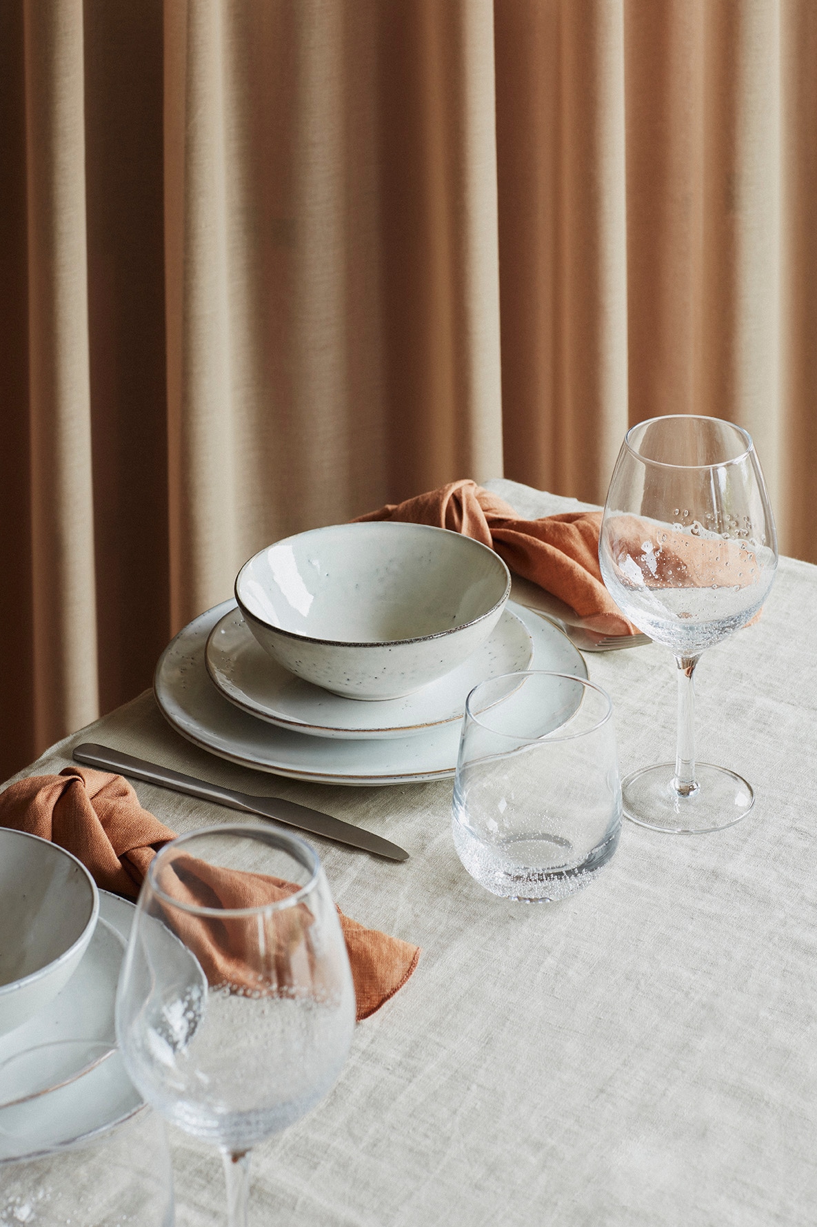 Broste Copenhagen Geschirr-Set »Nordic Sand, inklusive Geschirrtuch Set«, (Set, 13 tlg.), Beliebte Geschirr Sets Exclusiv mit Geschenk