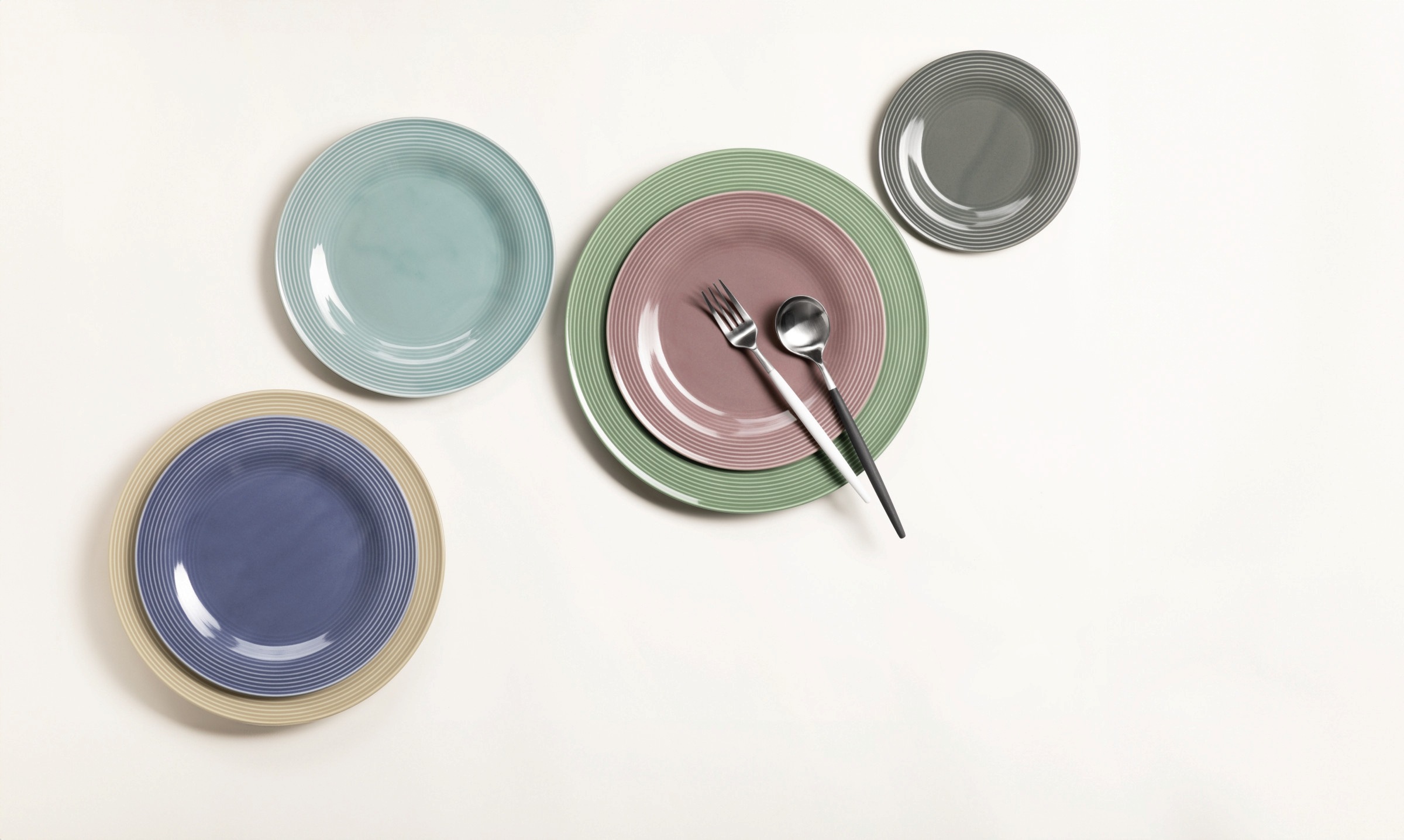 Seltmann Weiden Teeservice »Geschirr-Set Beat«, (Set, 18 tlg., 6 x Teeobertasse, 6 x Kombi-Untertasse klein, 6 x Brotteller), Teller, Tassen, Untertassen, Rillendekor, 18 Teile, für 6 Personen