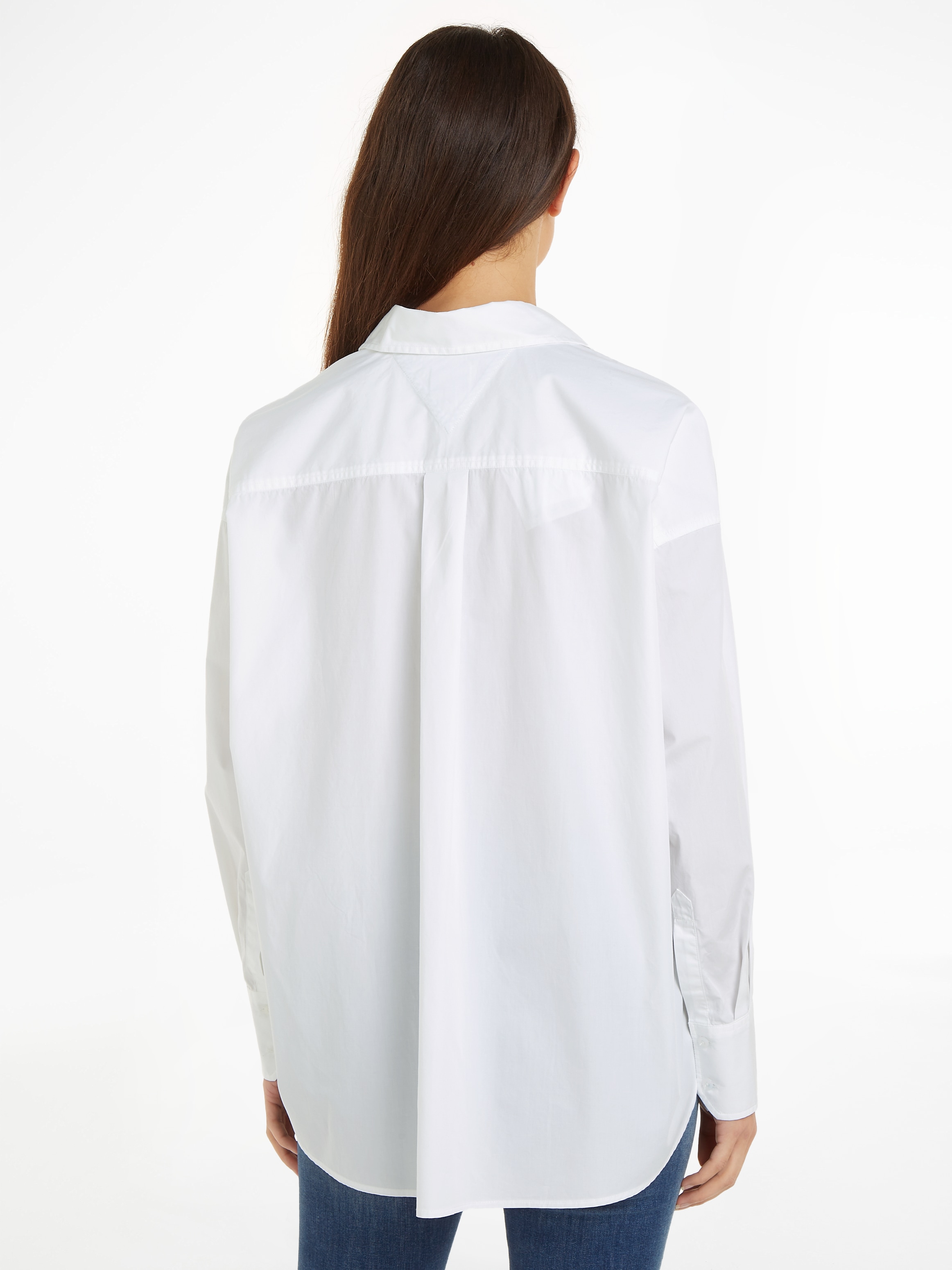 Tommy Jeans Blusentop »TJW SP OVR SCRIPT SHIRT EXT«, Mit Tommy Jeans Logo-Schriftzug