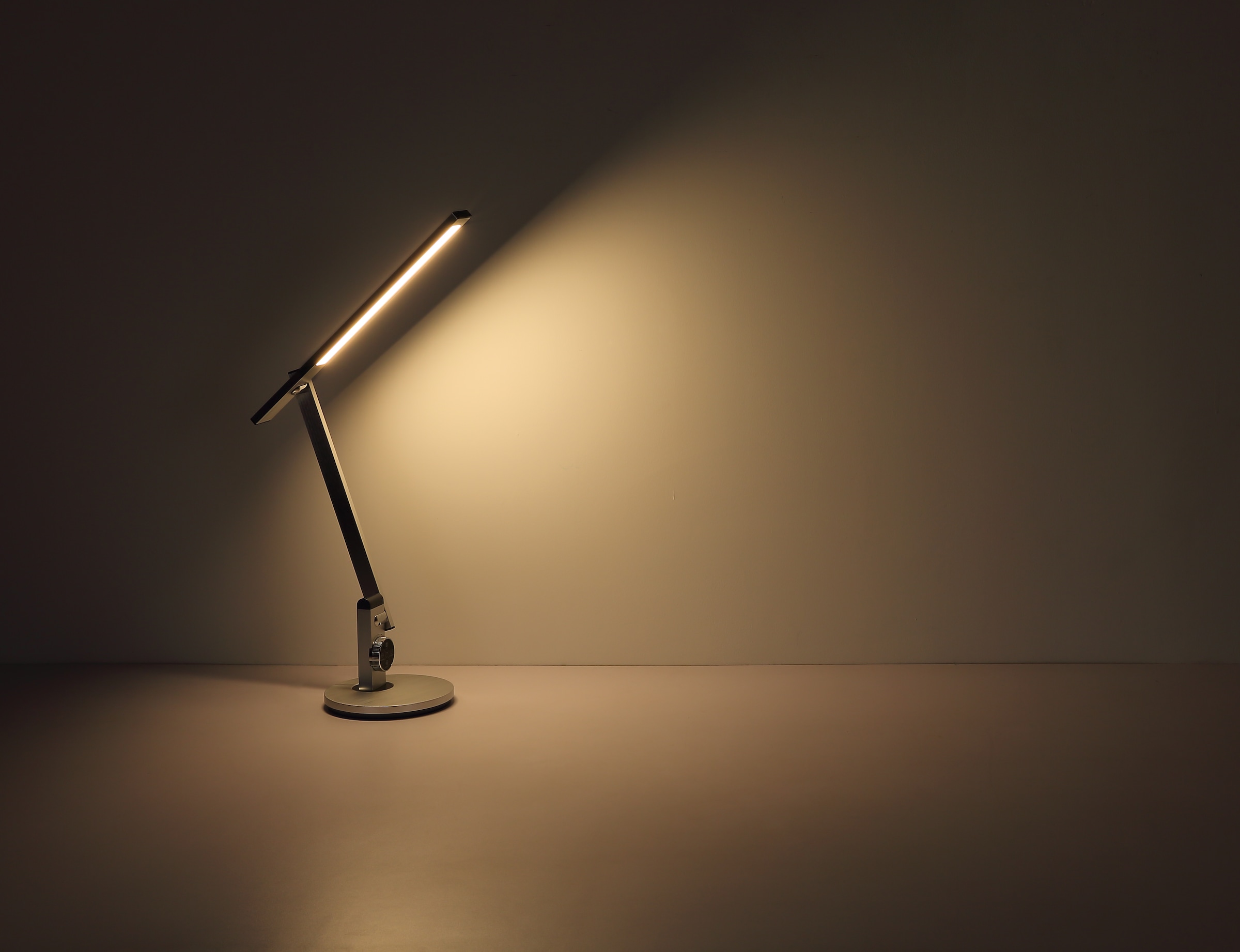 GLOBO LIGHTING LED Tischleuchte »SOLANA«, Leuchtmittel LED-Modul | LED fest integriert, Tischlampe/Arbeitszimmer/Bürotischleuchte/silberfarben