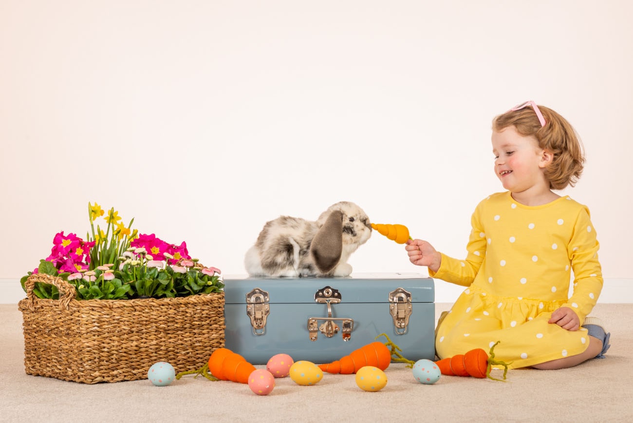 Teddy Hermann® Kuscheltier »Widderkaninchen liegend grau-weiß, 30 cm«, zum Teil aus recyceltem Material