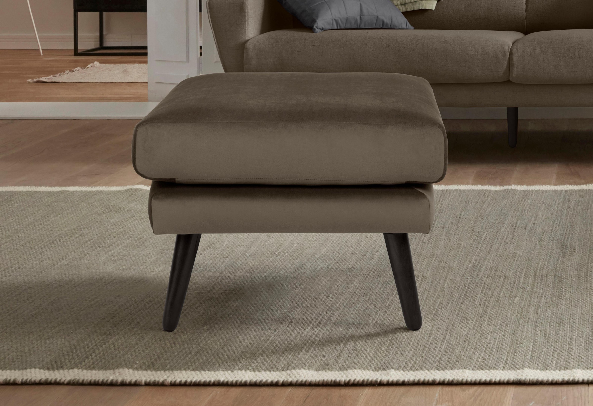 OTTO home Hocker »Bille« mit Eiche-Beinen, Design by Morten Georgsen günstig online kaufen