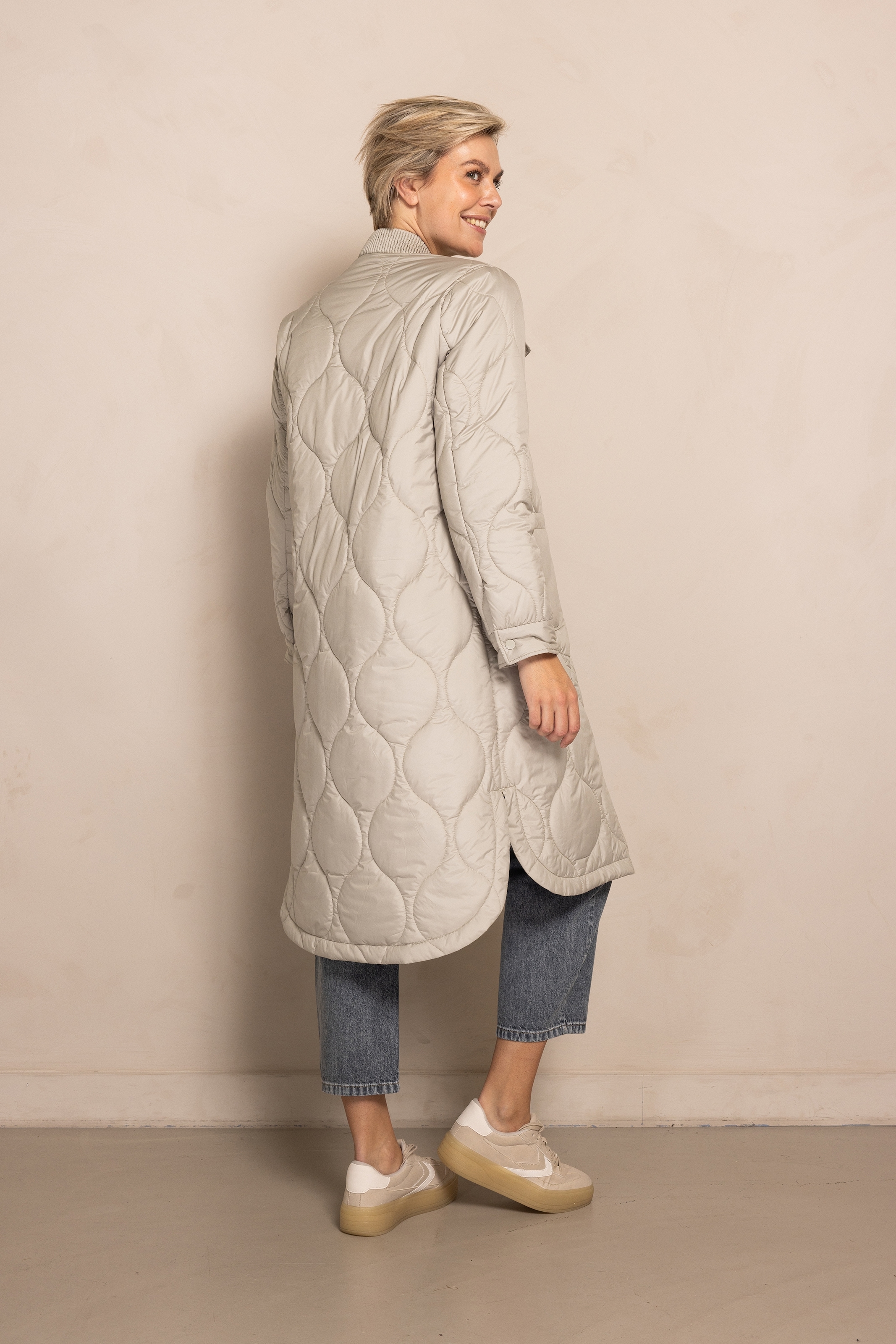 Zhrill Steppmantel »ZHTARA« mit leichter Steppung und Knopfleiste