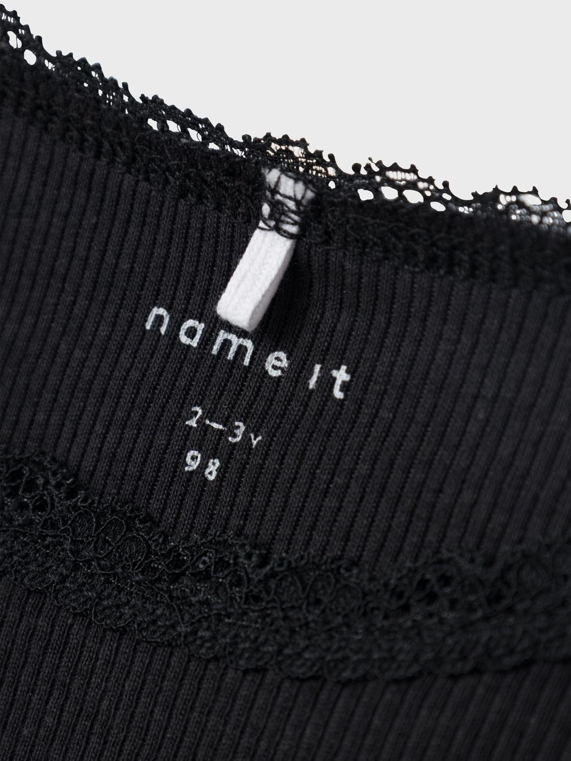 Name It Langarmshirt »NMFKAB LS TOP NOOS«, in Feinripp und mit süßer Spitzenkante am Ausschnitt