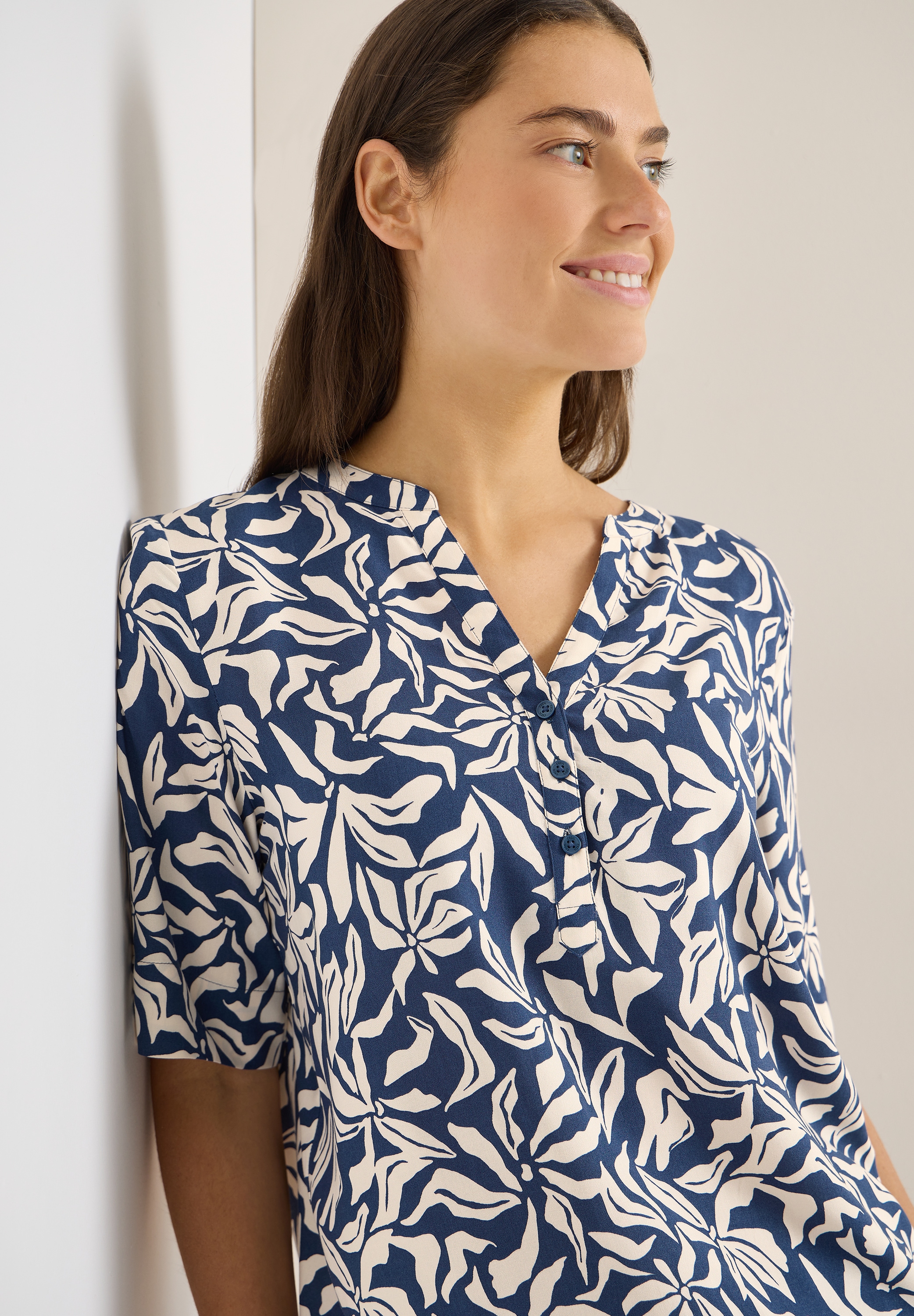Cecil Druckbluse mit Split Neck und grafischem Muster