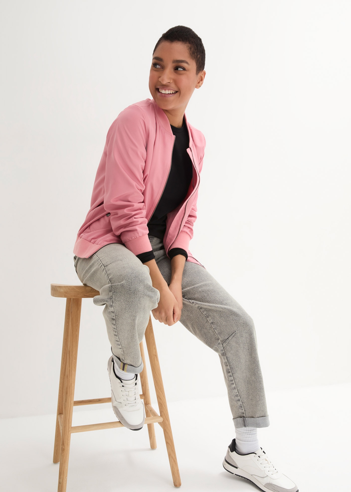 bonprix Boyfriend-Jeans weites Bein, Loose Fit, mit bequemem Gummi am hinteren Bund