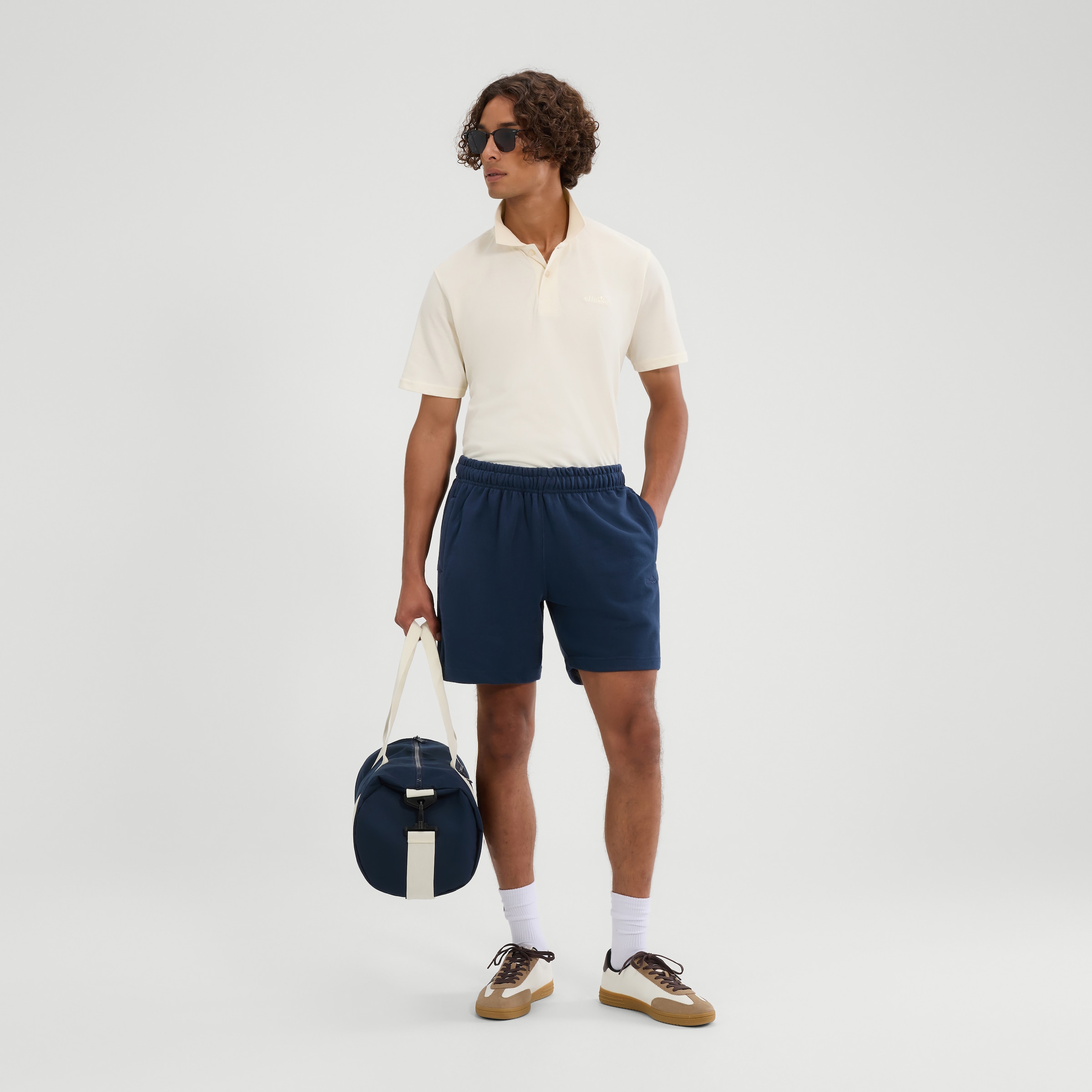 Ellesse Sweatshorts »ZANICA SWEAT SHORT«  mit Seitennahttaschen, aus Baumwolle und Polyester
