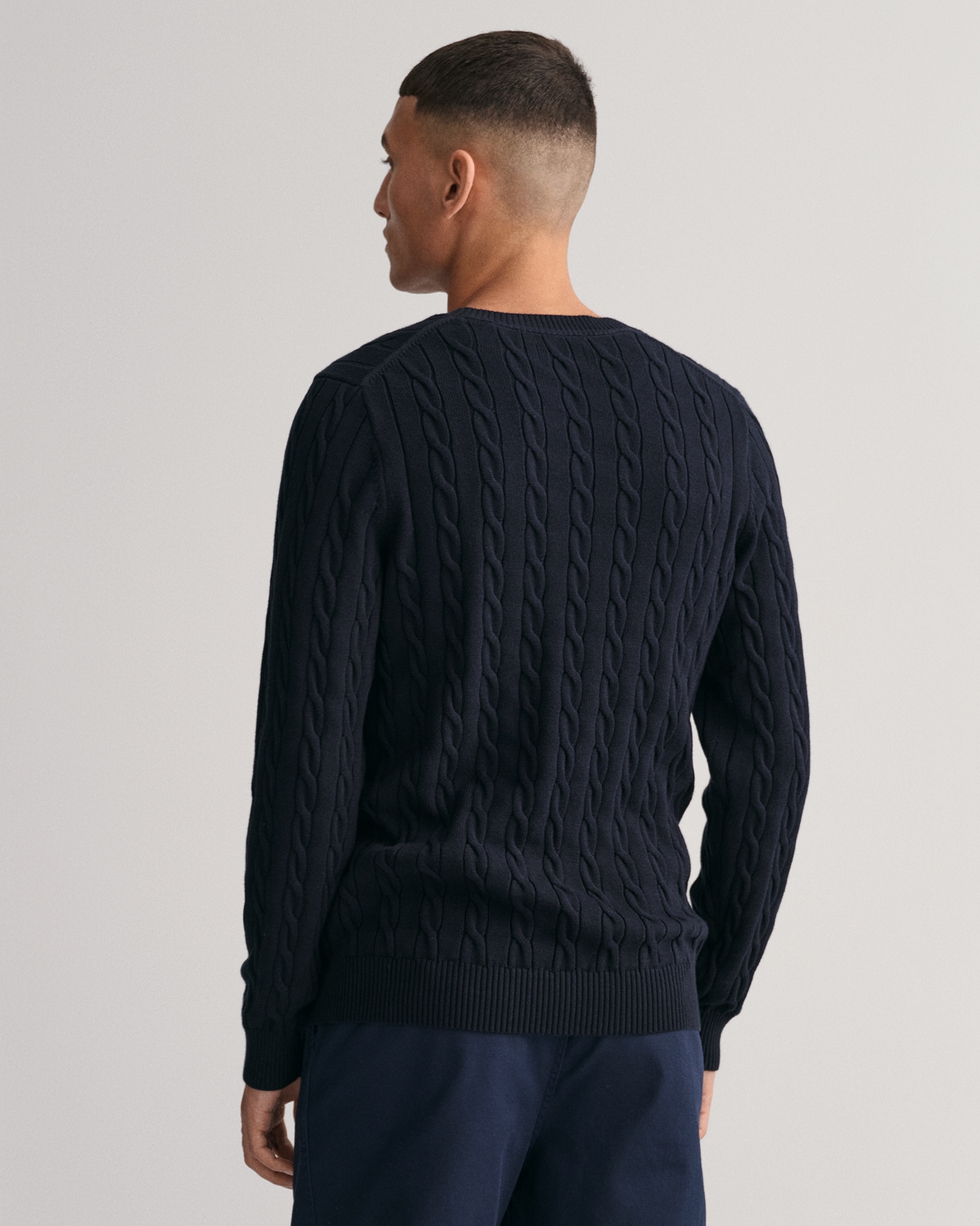 Gant Strickpullover »COTTON CABLE C-NECK«, mit Wappen-Logostickerei auf der Brust