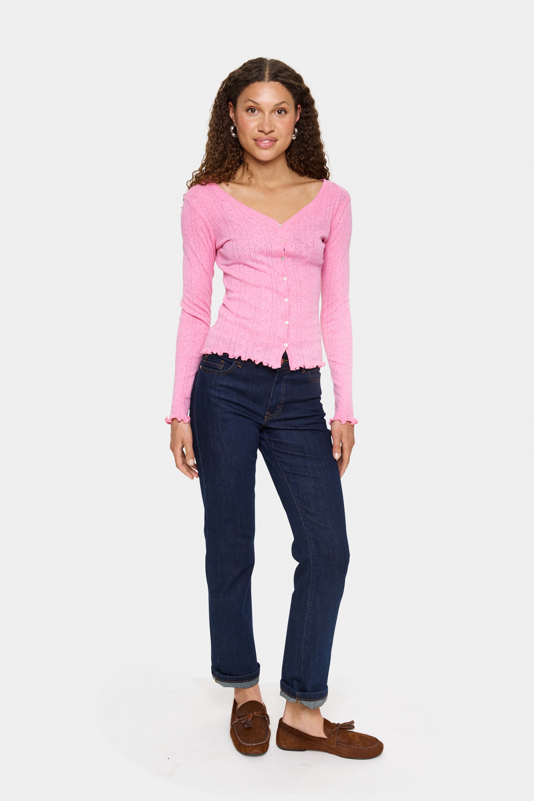 Saint Tropez Strickjacke »GruSZ Cardigan« mit Lochstickerei und gewelltem Saum