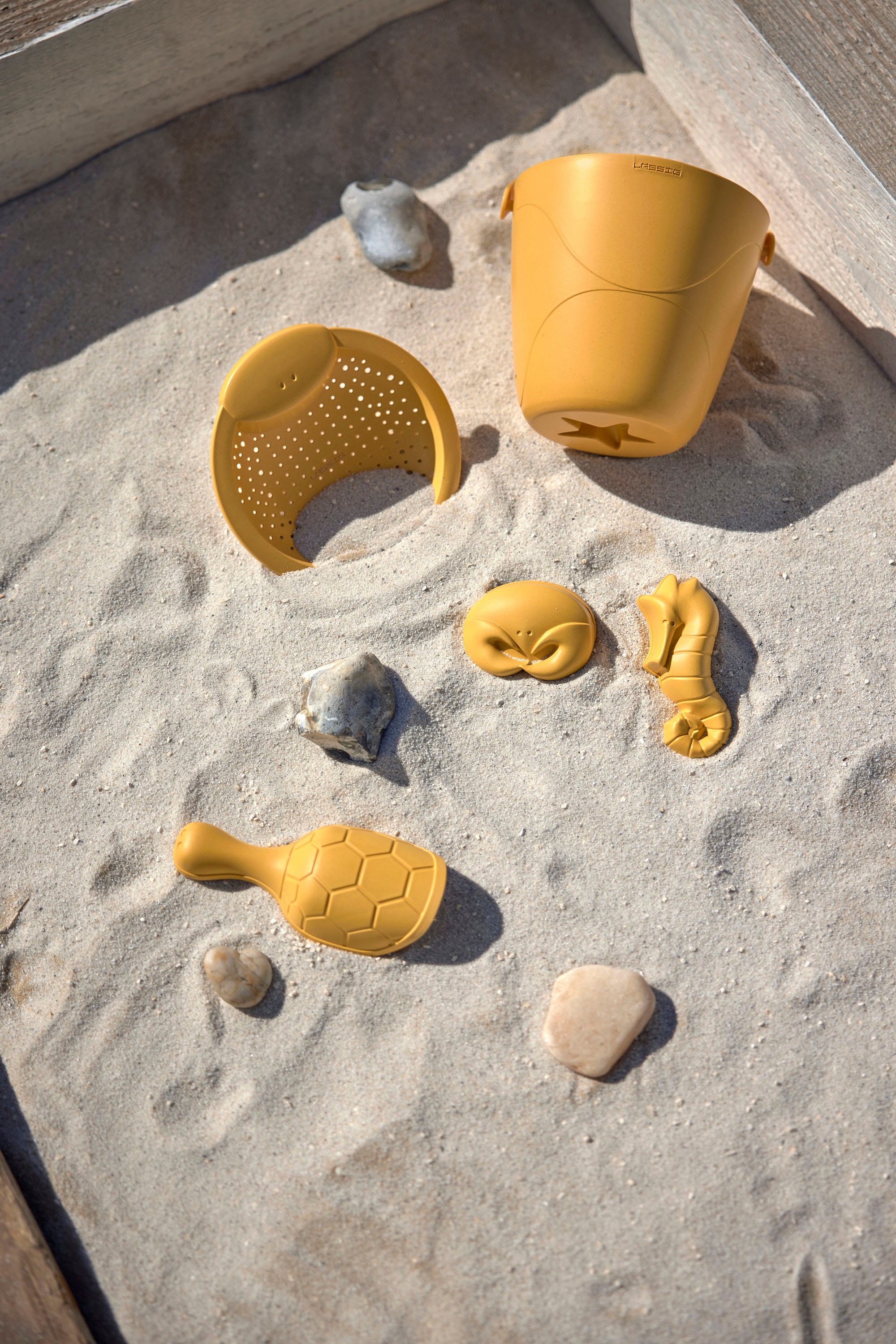 LÄSSIG Sandform-Set »Sandspielzeug 5er Set Water Friends, yellow«, (Set, 5 tlg.), Material aus ressourcenschonendem Biokomposit