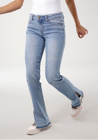 KangaROOS Regular-fit-Jeans »STRAIGHT-FIT MID RISE«, mit Schlitz und offenem Saum -... kaufen