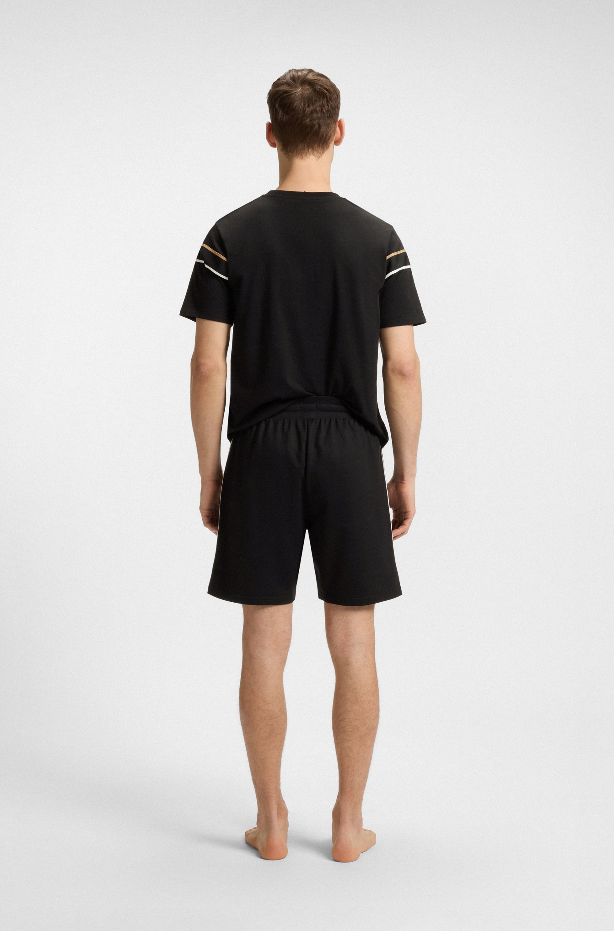 BOSS Sweatshorts »ICONIC«, mit Tunnelzug und Tape-Details
